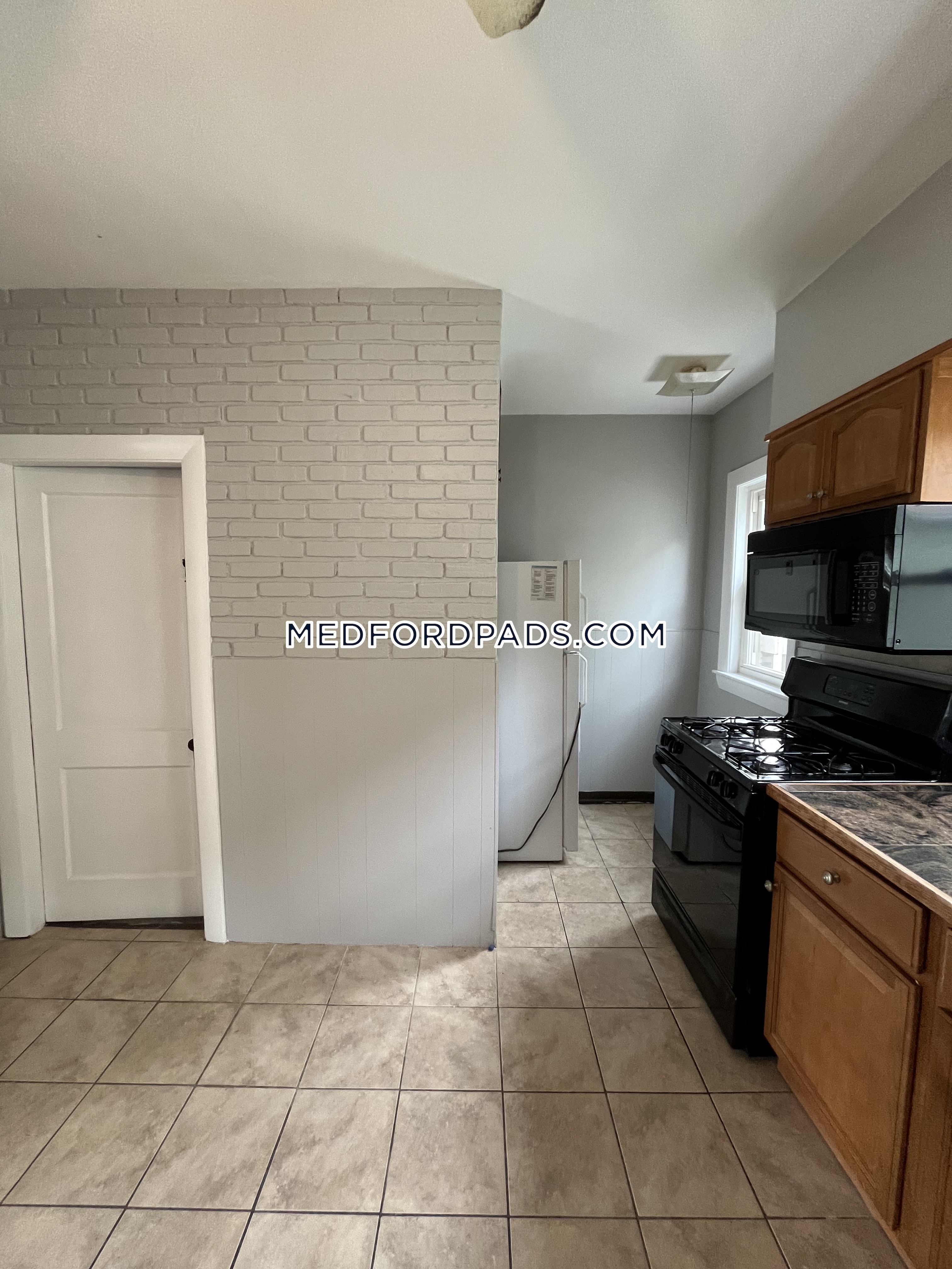 5 bed, 2 bath apartment for rent at 47 Pearl St Unit 47, Tufts University — photo 30 of 33