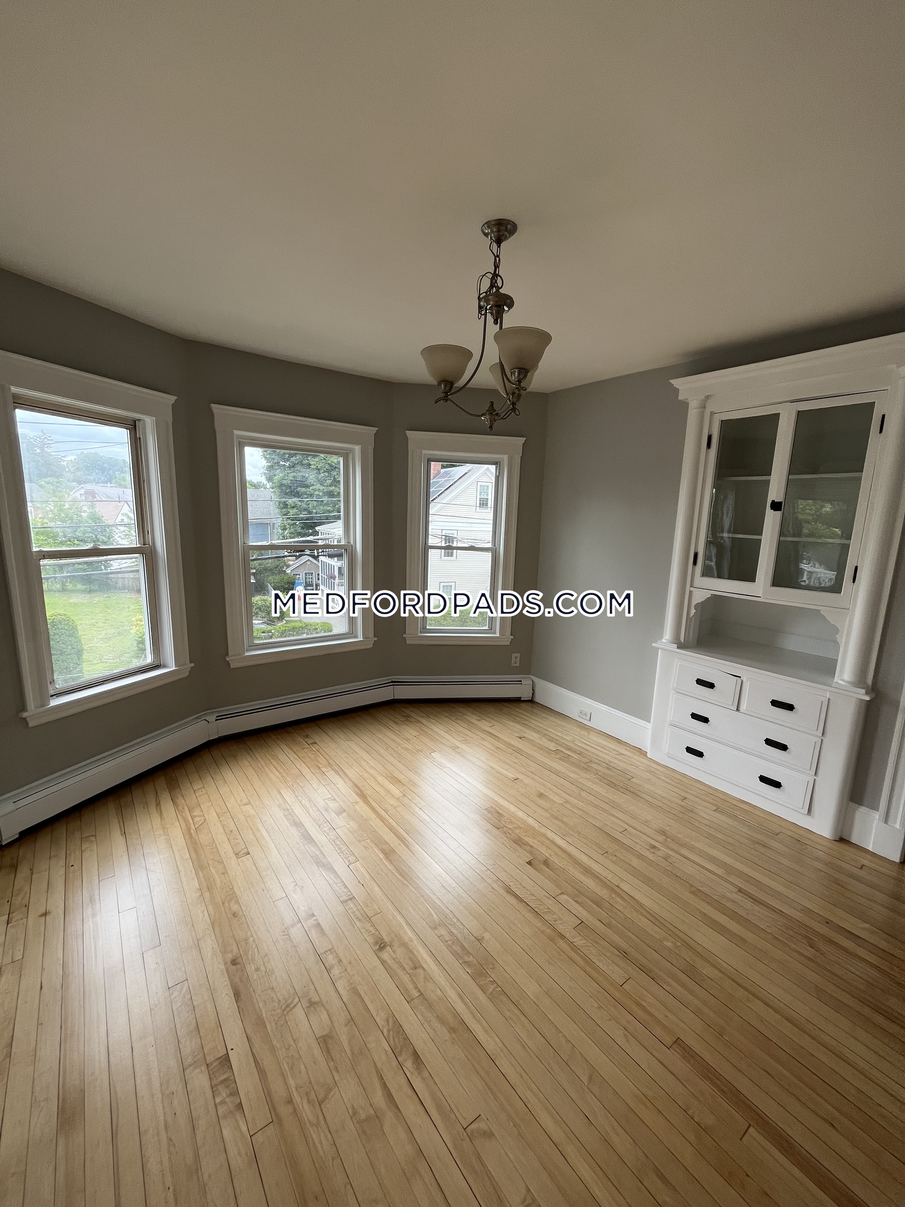 5 bed, 2 bath apartment for rent at 47 Pearl St Unit 1, Tufts University — photo 17 of 29
