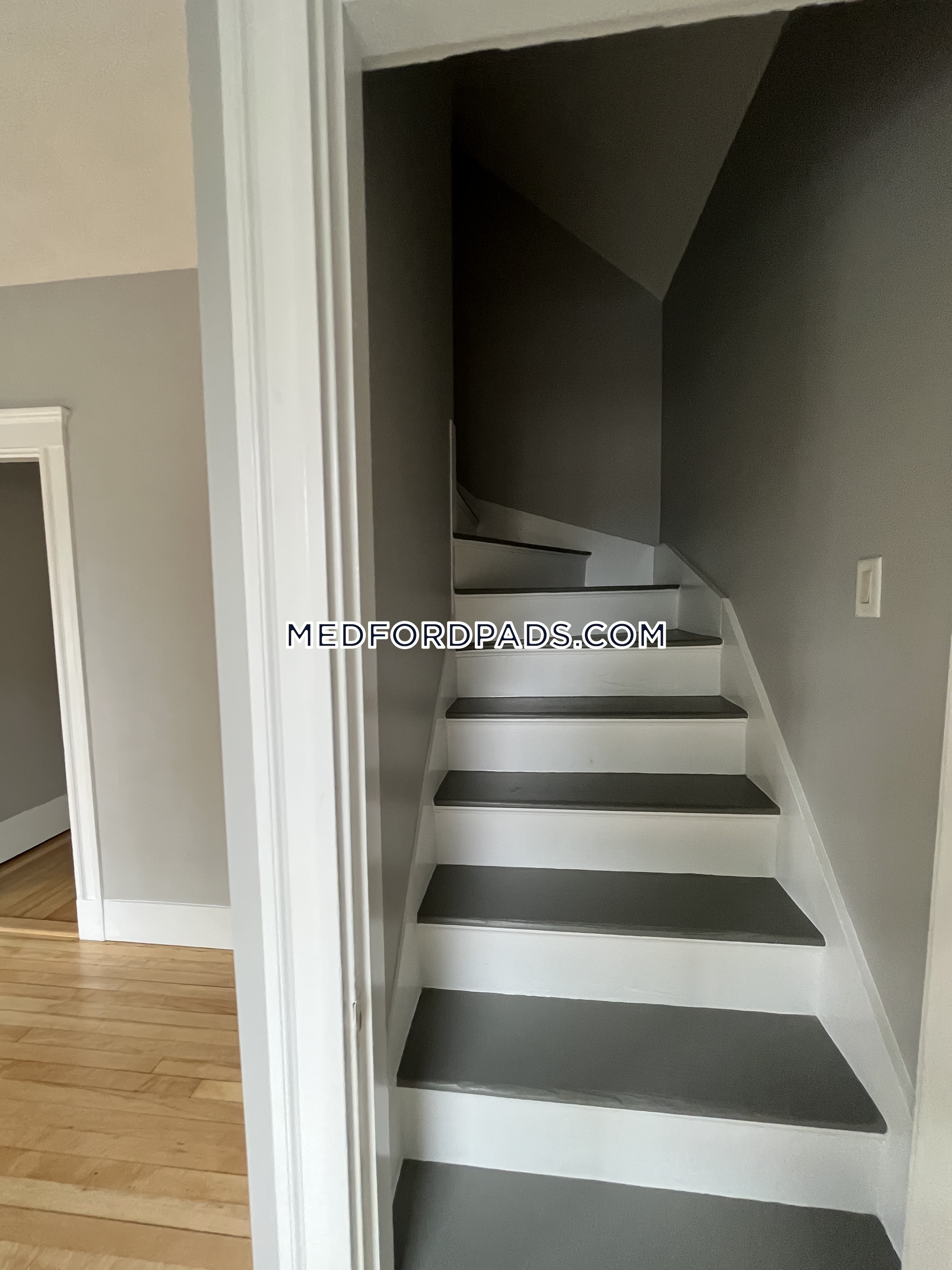5 bed, 2 bath apartment for rent at 47 Pearl St Unit 1, Tufts University — photo 22 of 29