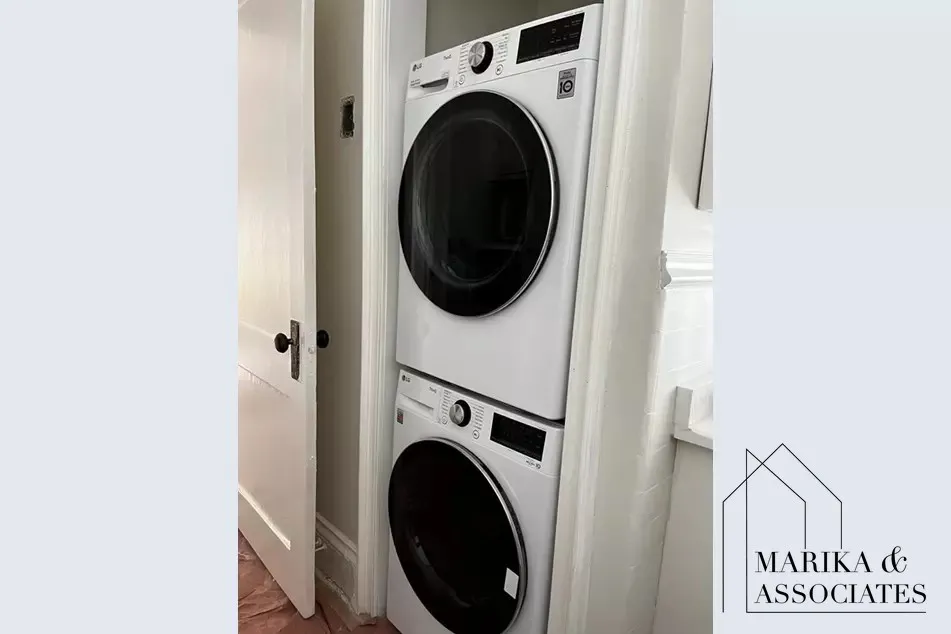 67 Green St, North Brookline