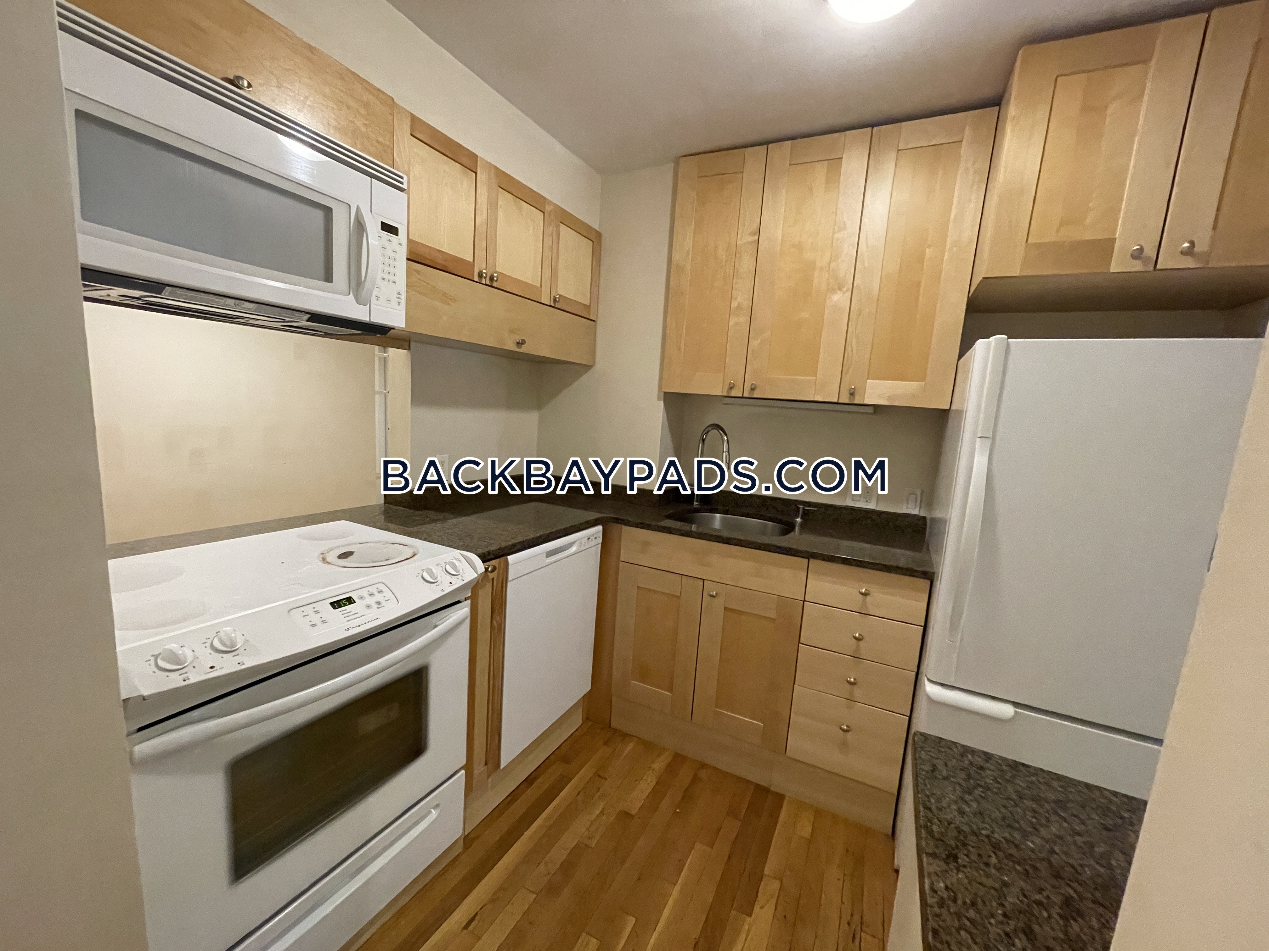 1.5 bed, 1 bath apartment for rent at 7 Hereford St Unit 1, Back Bay — photo 2 of 24