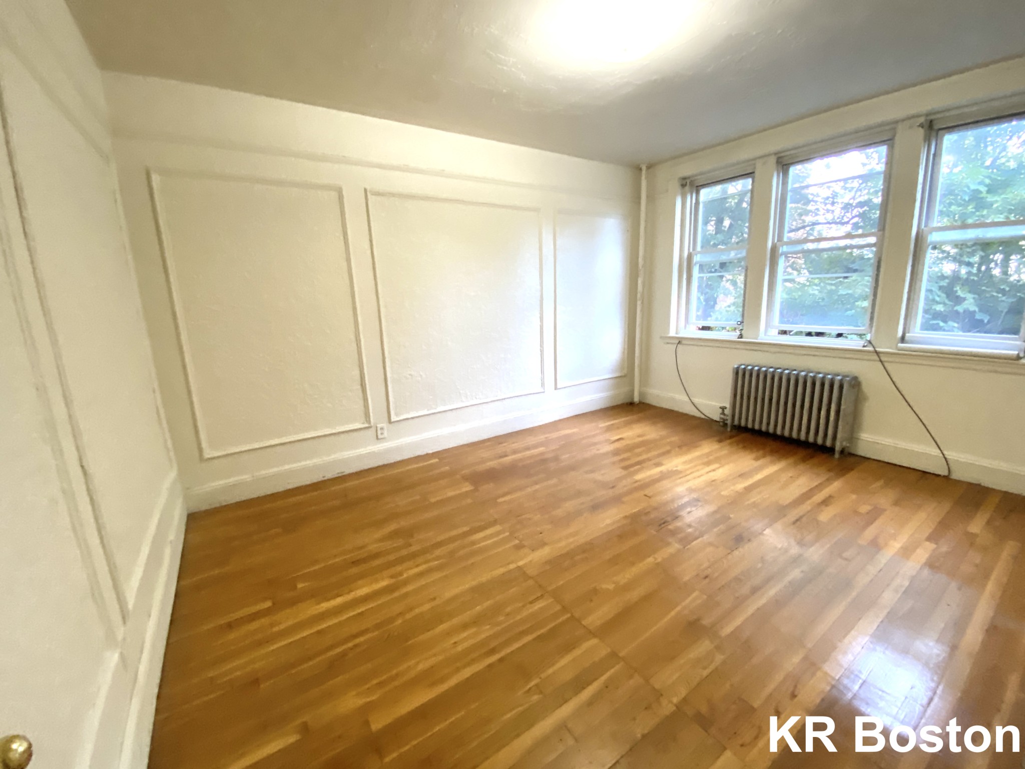 1 split bed, 1 bath apartment for rent at 1687 Commonwealth Ave Unit 10.,, Brighton — photo 1 of 4