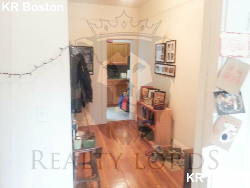 2 bed, 1 bath apartment for rent at 1687 Commonwealth Ave Unit 24, Brighton — photo 4 of 7