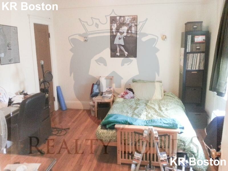 2 bed, 1 bath apartment for rent at 1687 Commonwealth Ave Unit 24, Brighton — photo 5 of 7