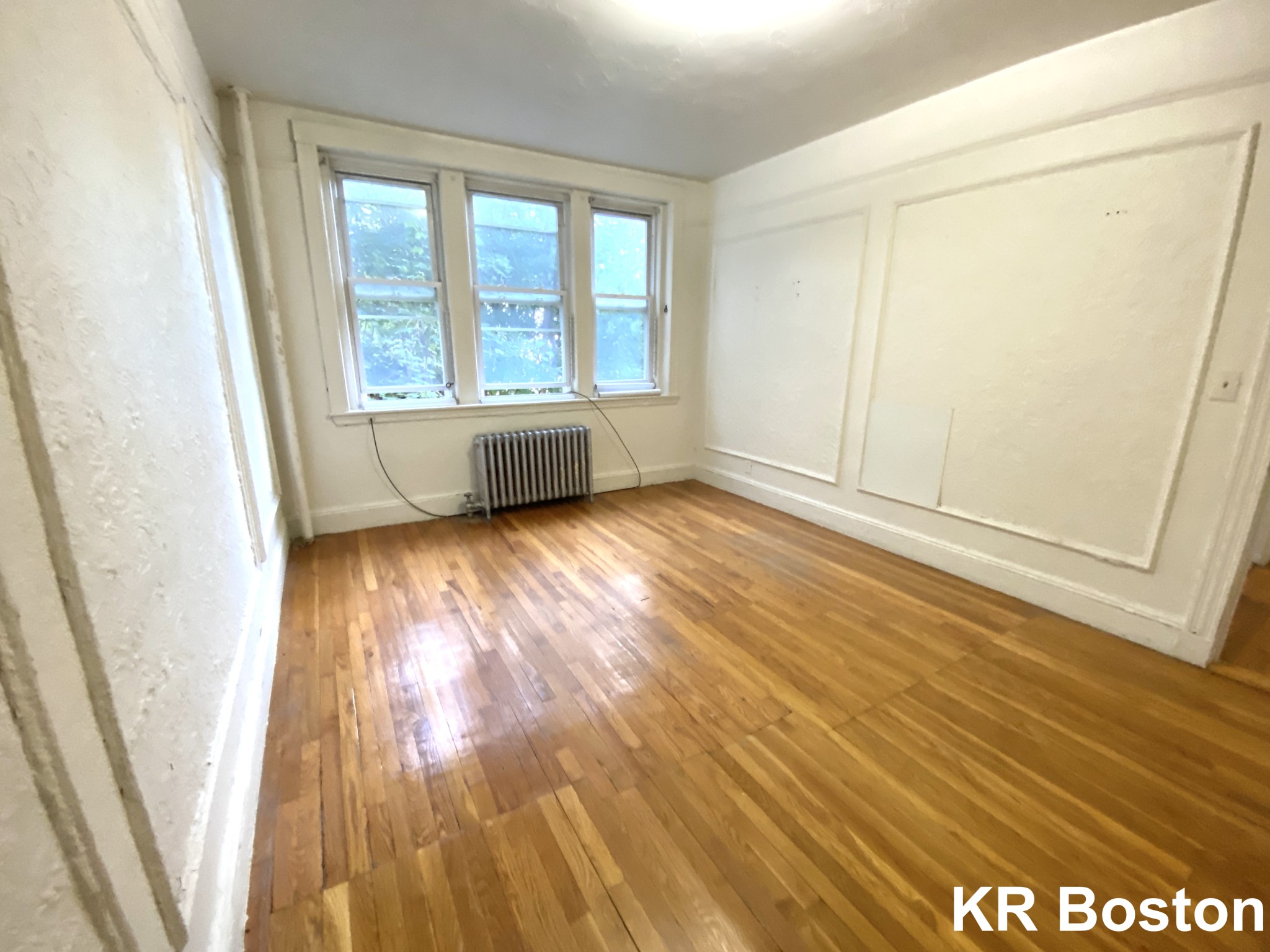 1 split bed, 1 bath apartment for rent at 1687 Commonwealth Ave Unit 10., Brighton — photo 2 of 4