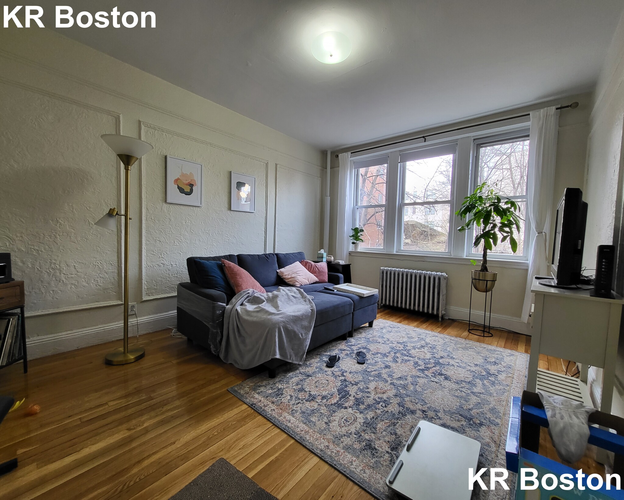 1 split bed, 1 bath apartment for rent at 1687 Commonwealth Ave Unit 10.., Brighton — photo 1 of 4