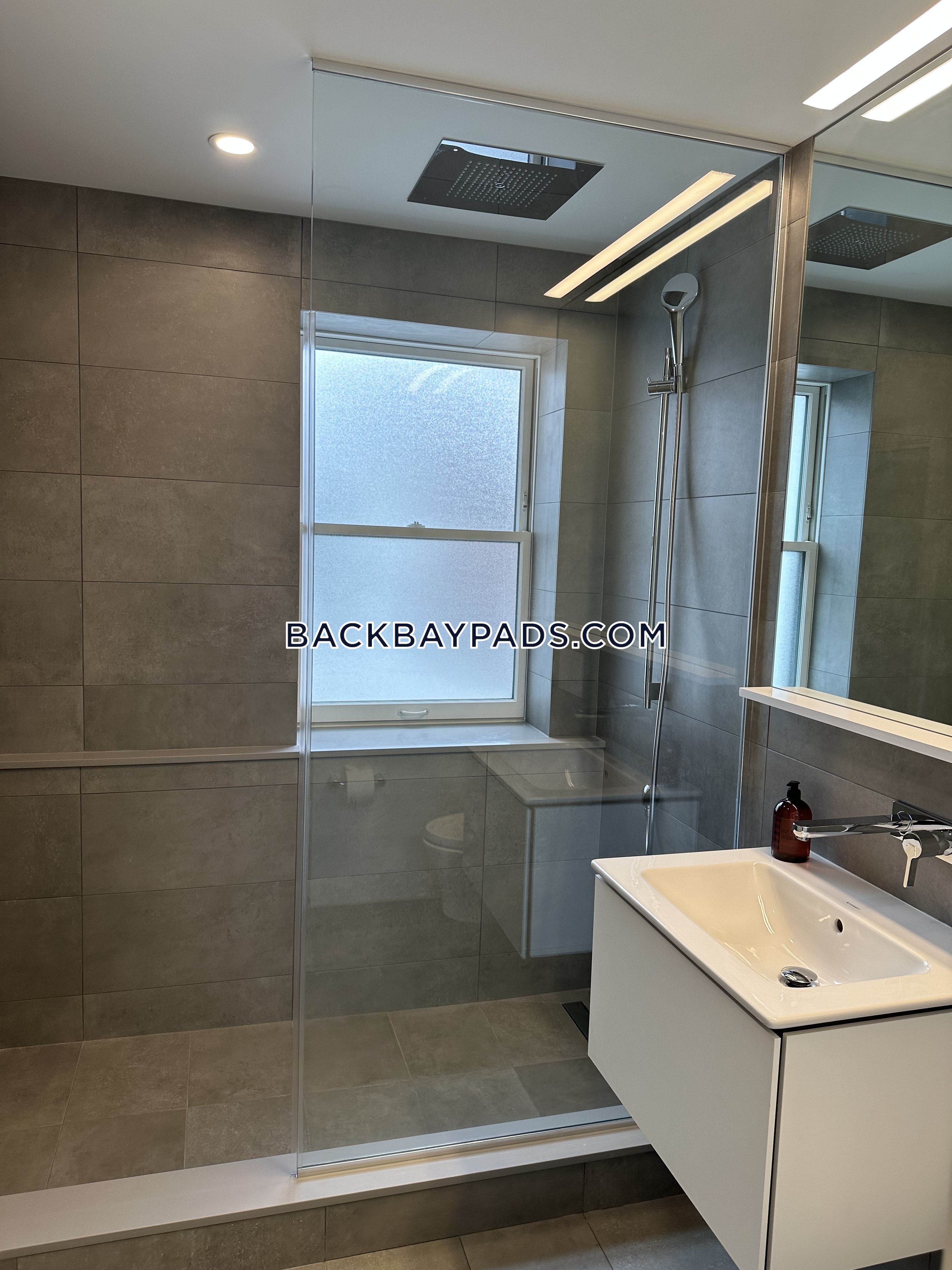 1 bed, 1 bath apartment for rent at 102 Commonwealth Ave Unit 101, Back Bay — photo 10 of 19