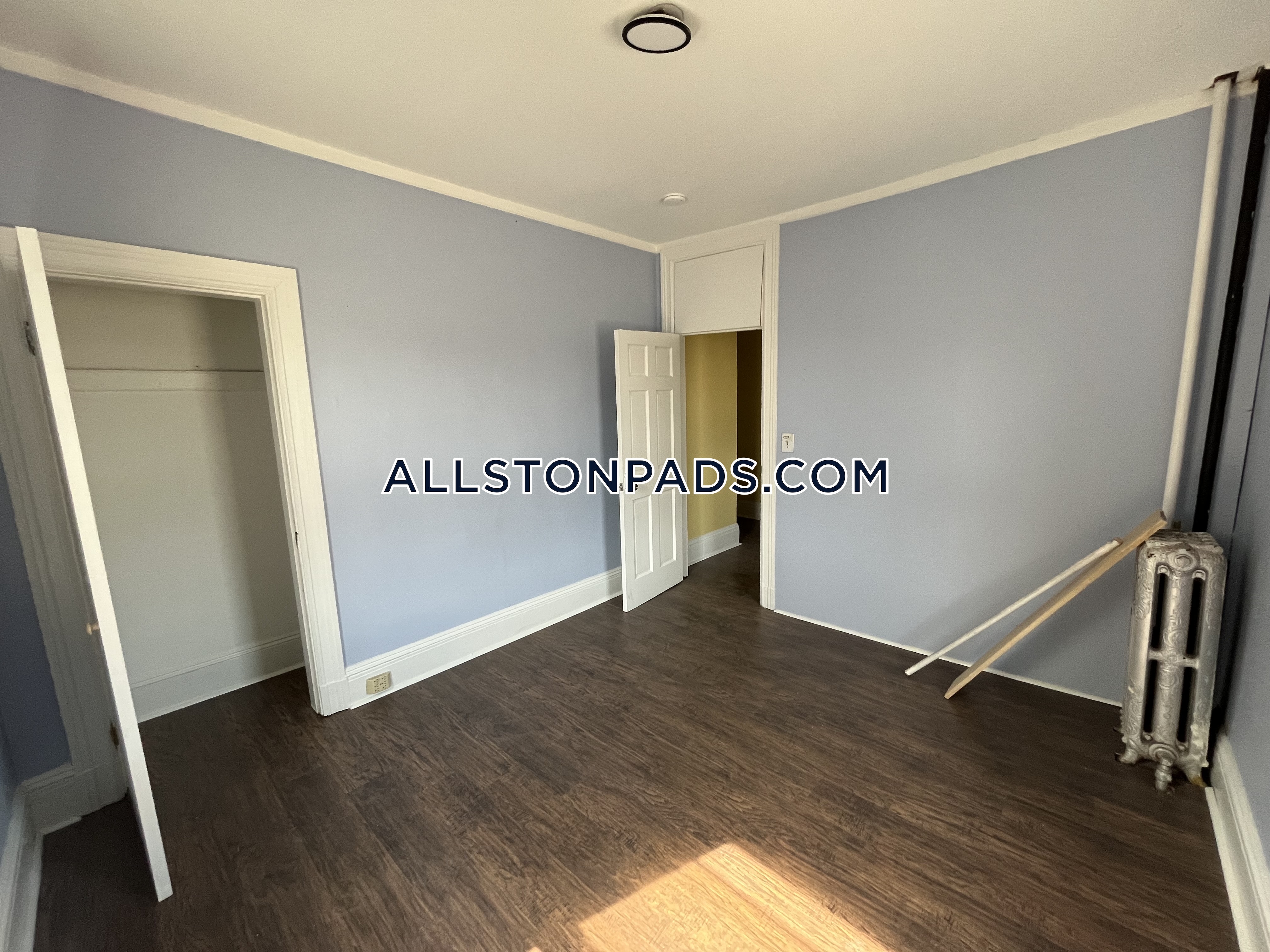 4 bed, 1 bath apartment for rent at 12 Glenville Ave Unit 2, Allston — photo 12 of 18