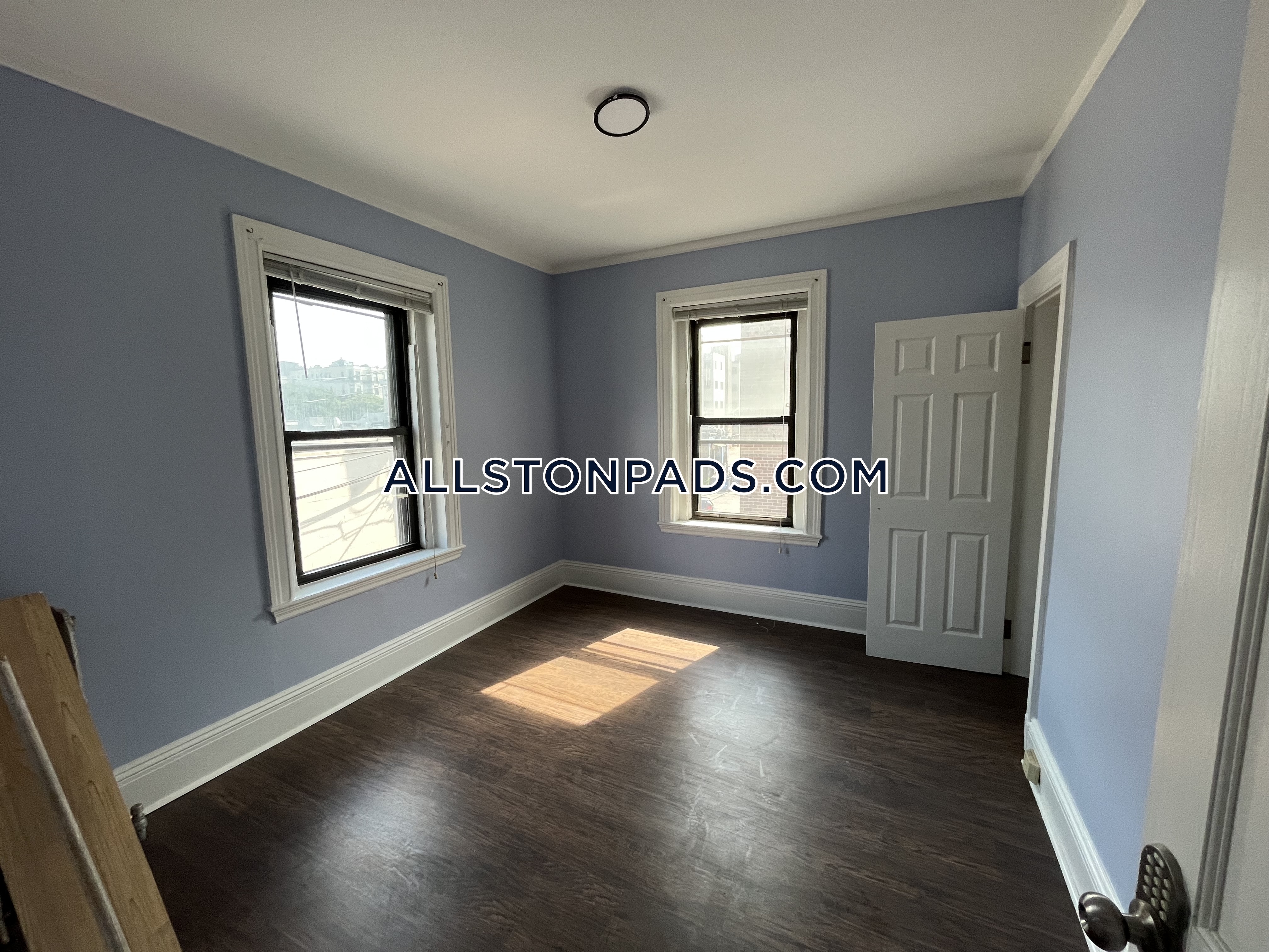 4 bed, 1 bath apartment for rent at 12 Glenville Ave Unit 2, Allston — photo 13 of 18