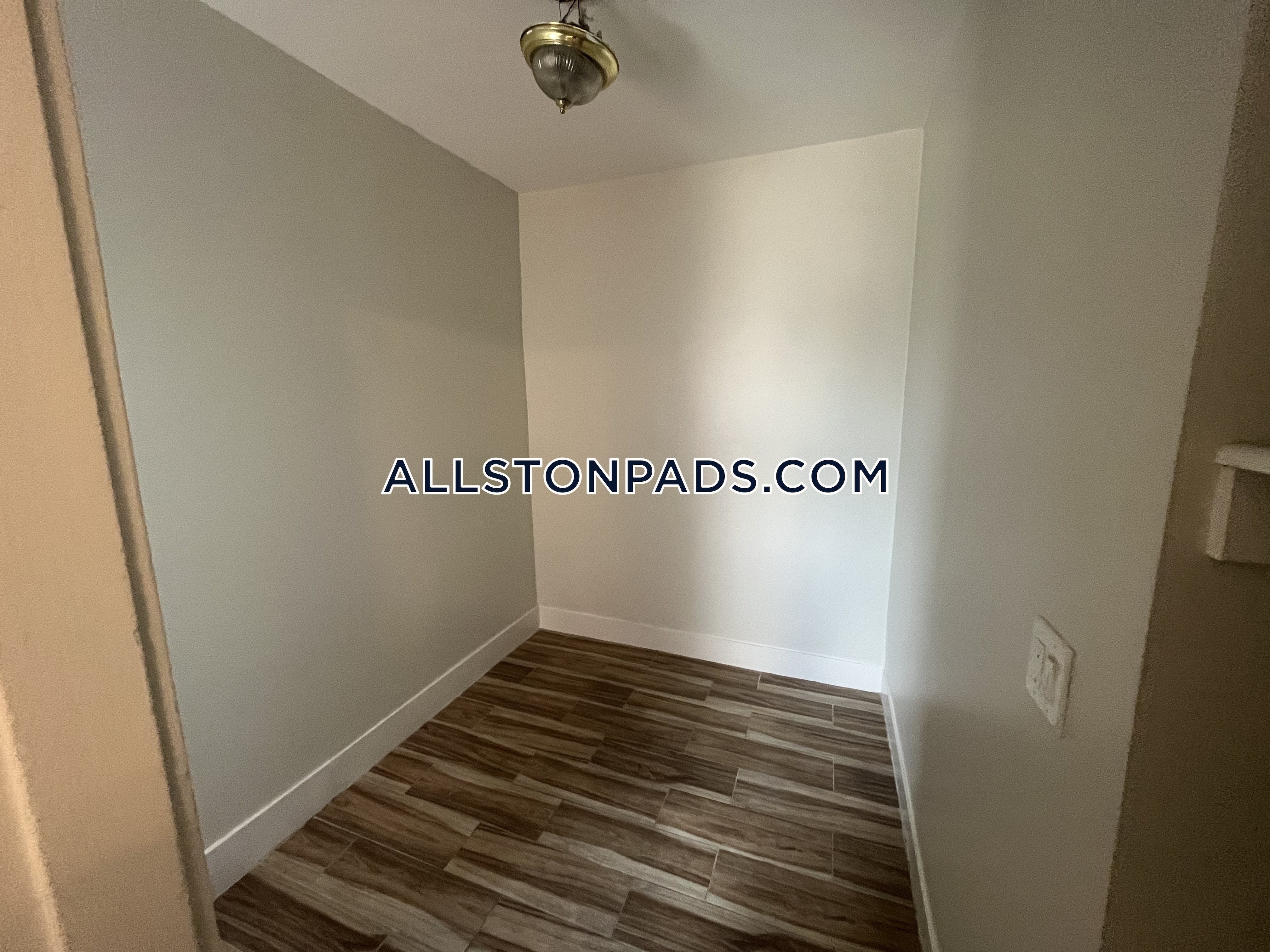 4 bed, 1 bath apartment for rent at 12 Glenville Ave Unit 2, Allston — photo 18 of 18