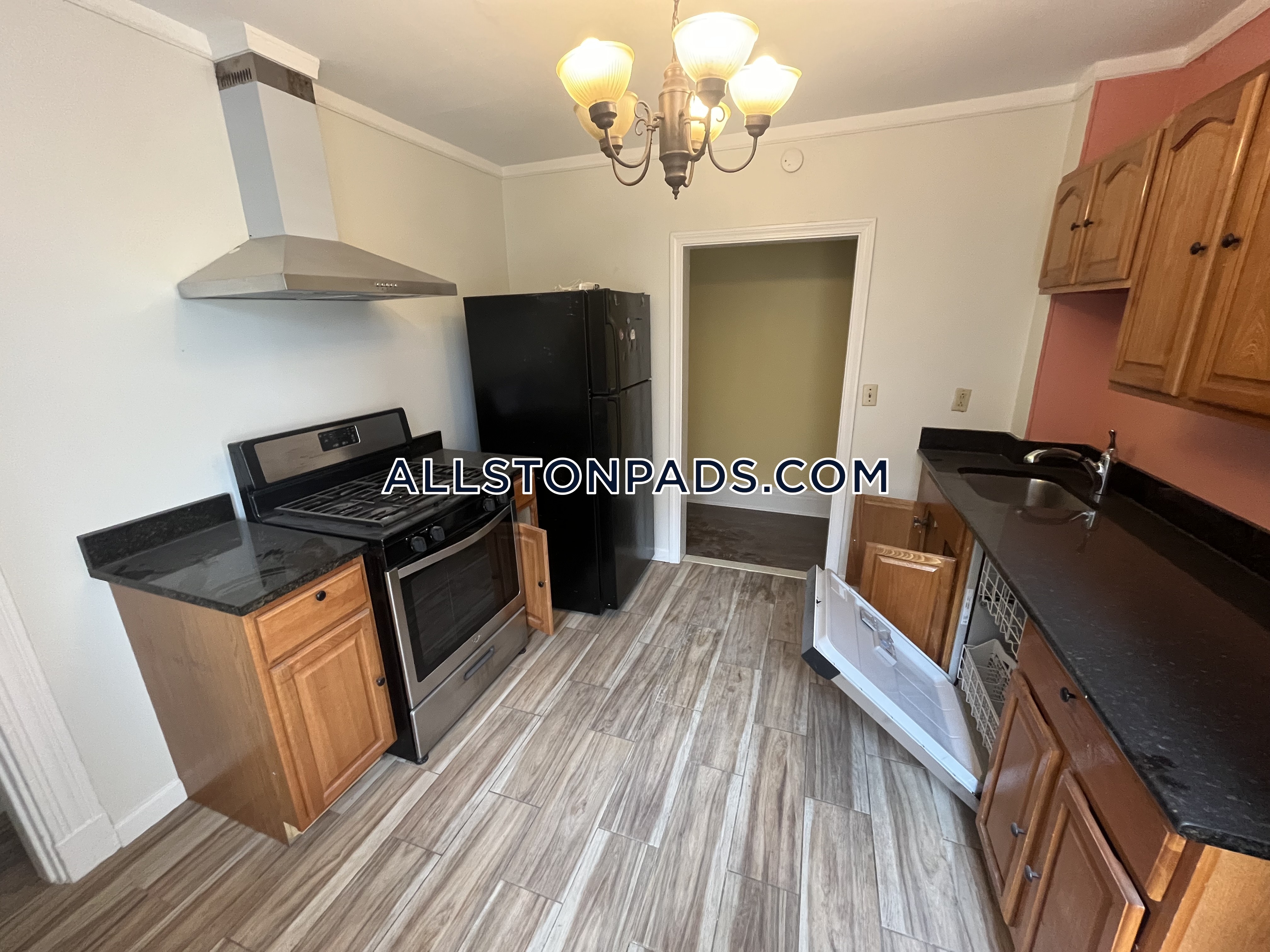 4 bed, 1 bath apartment for rent at 12 Glenville Ave Unit 2, Allston — photo 1 of 18