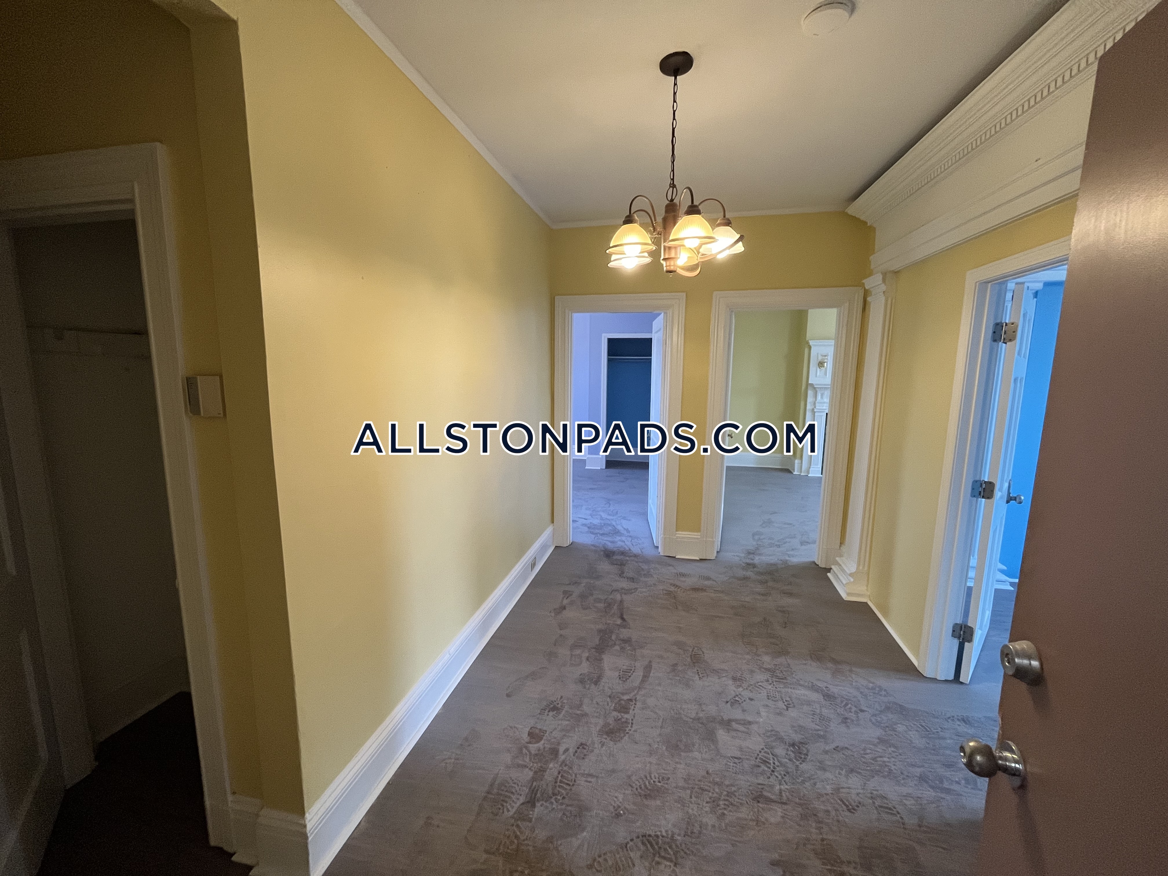 4 bed, 1 bath apartment for rent at 12 Glenville Ave Unit 2, Allston — photo 3 of 18