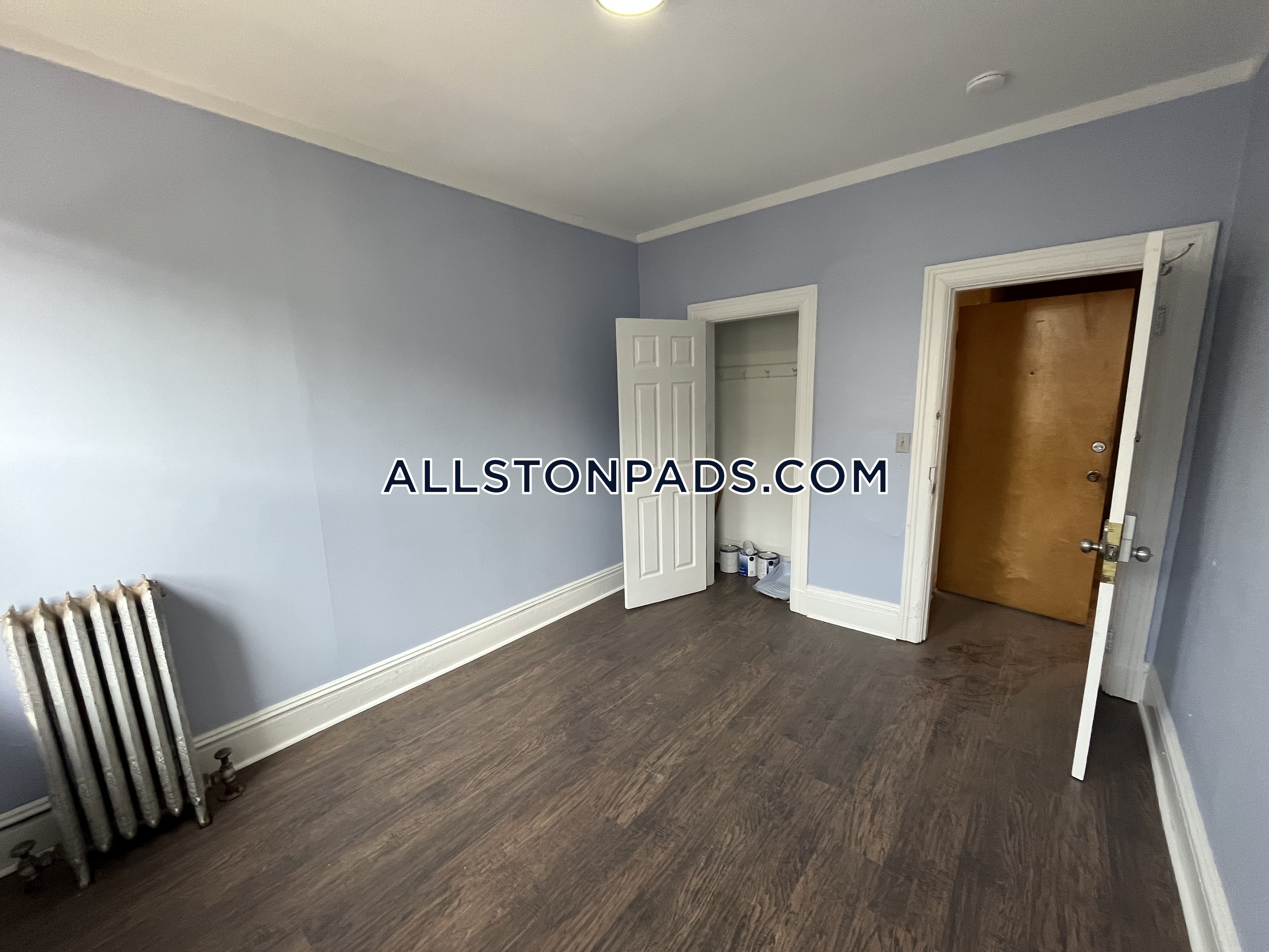 4 bed, 1 bath apartment for rent at 12 Glenville Ave Unit 2, Allston — photo 4 of 18