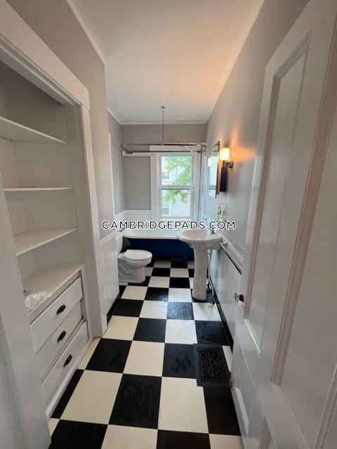 3 bed, 1 bath apartment for rent at 30 Cherry St, Porter Square — photo 3 of 6