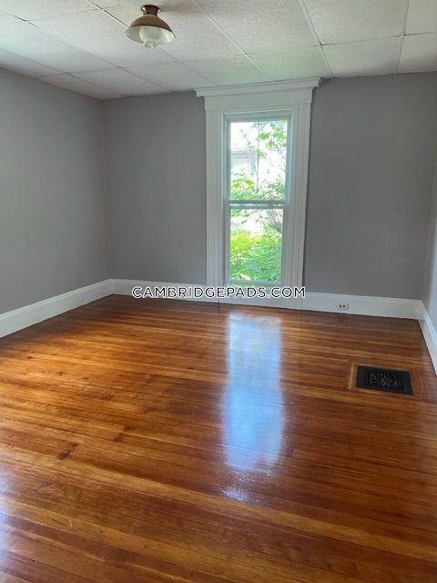 3 bed, 1 bath apartment for rent at 30 Cherry St, Porter Square — photo 4 of 6