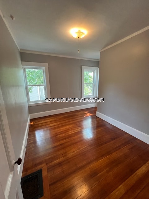 3 bed, 1 bath apartment for rent at 30 Cherry St, Porter Square — photo 5 of 6