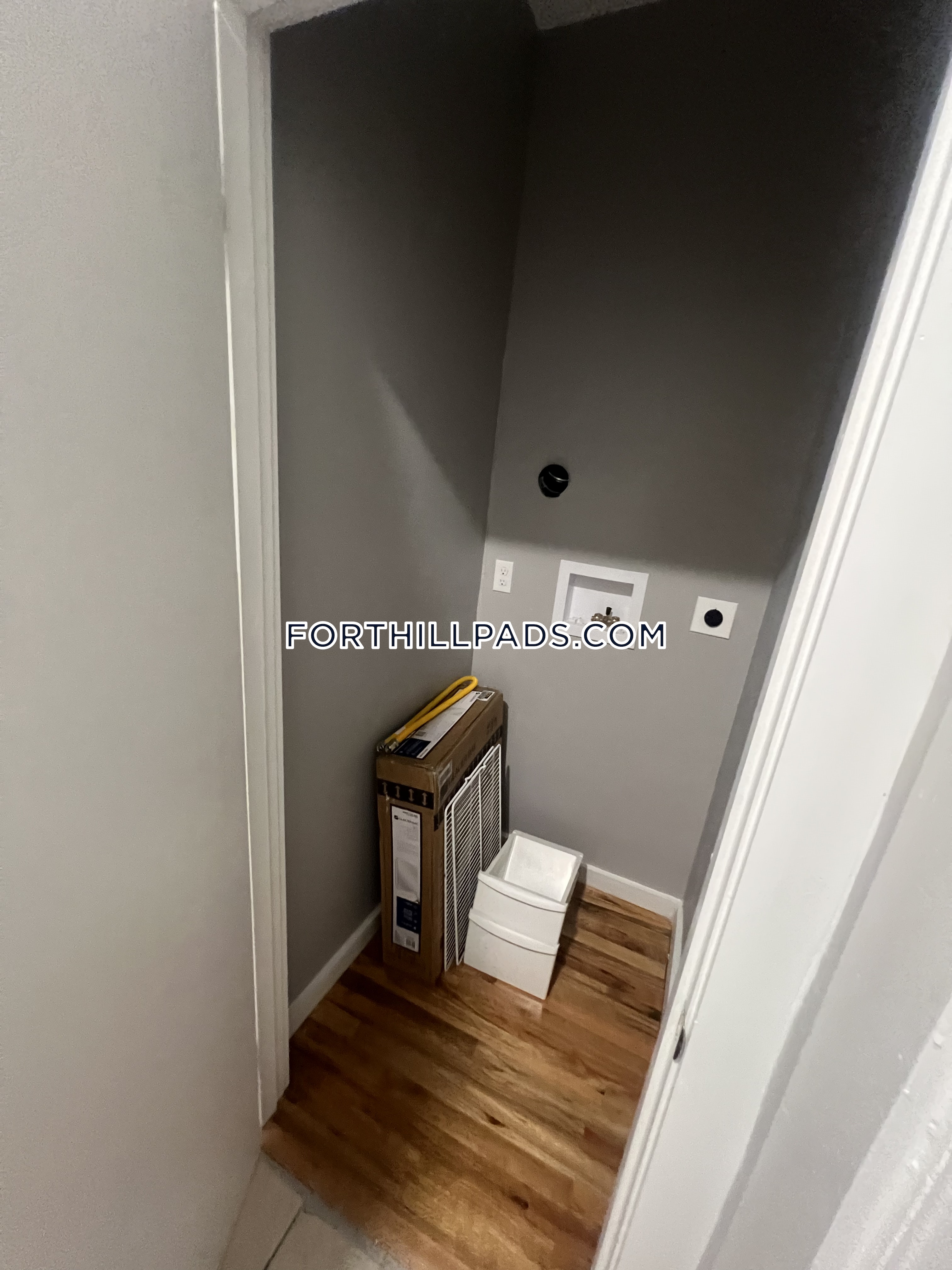 4 bed, 2 bath apartment for rent at 46 Lambert Ave Unit 3, Roxbury — photo 21 of 22