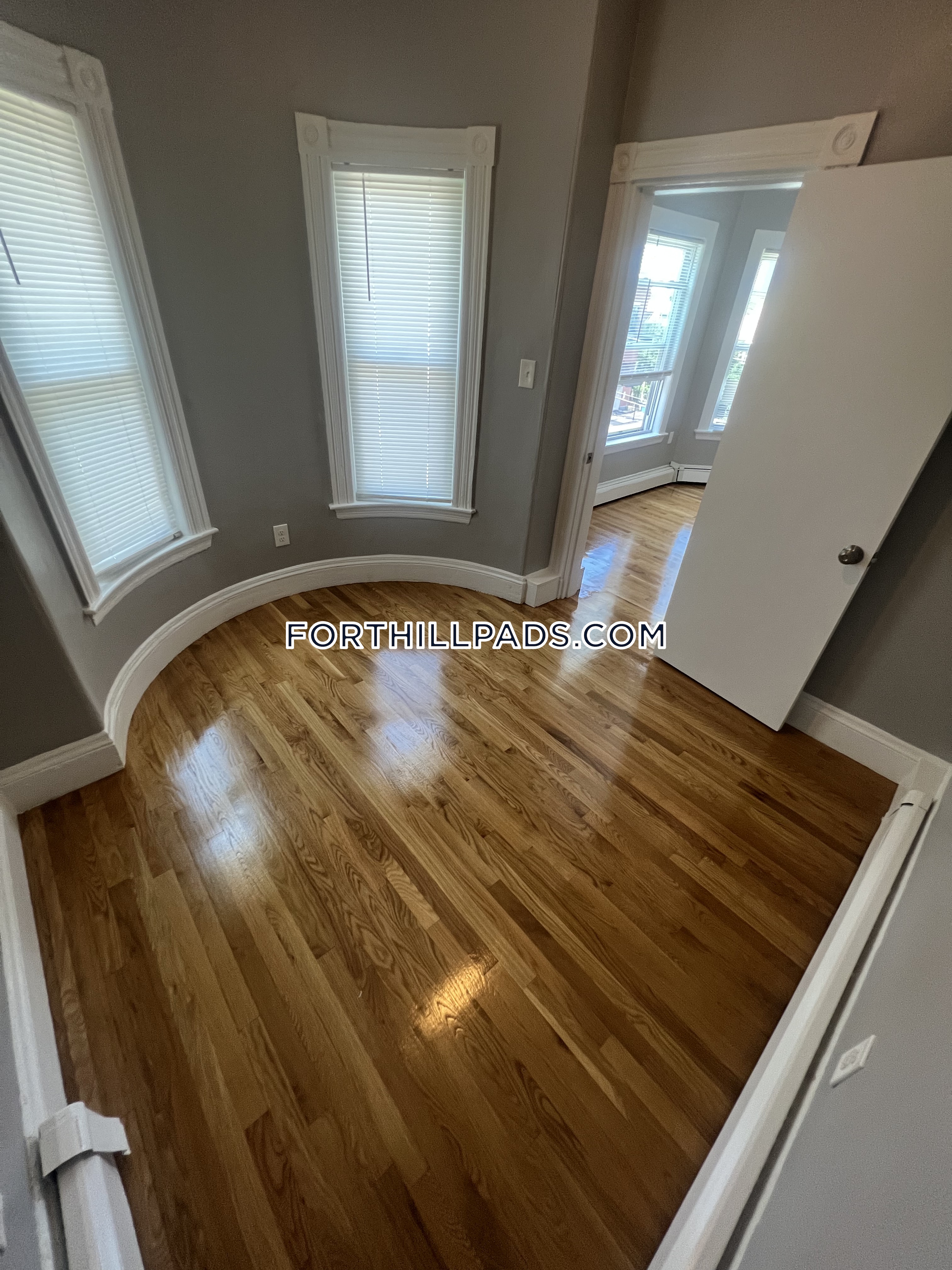 4 bed, 2 bath apartment for rent at 46 Lambert Ave Unit 3, Roxbury — photo 3 of 22