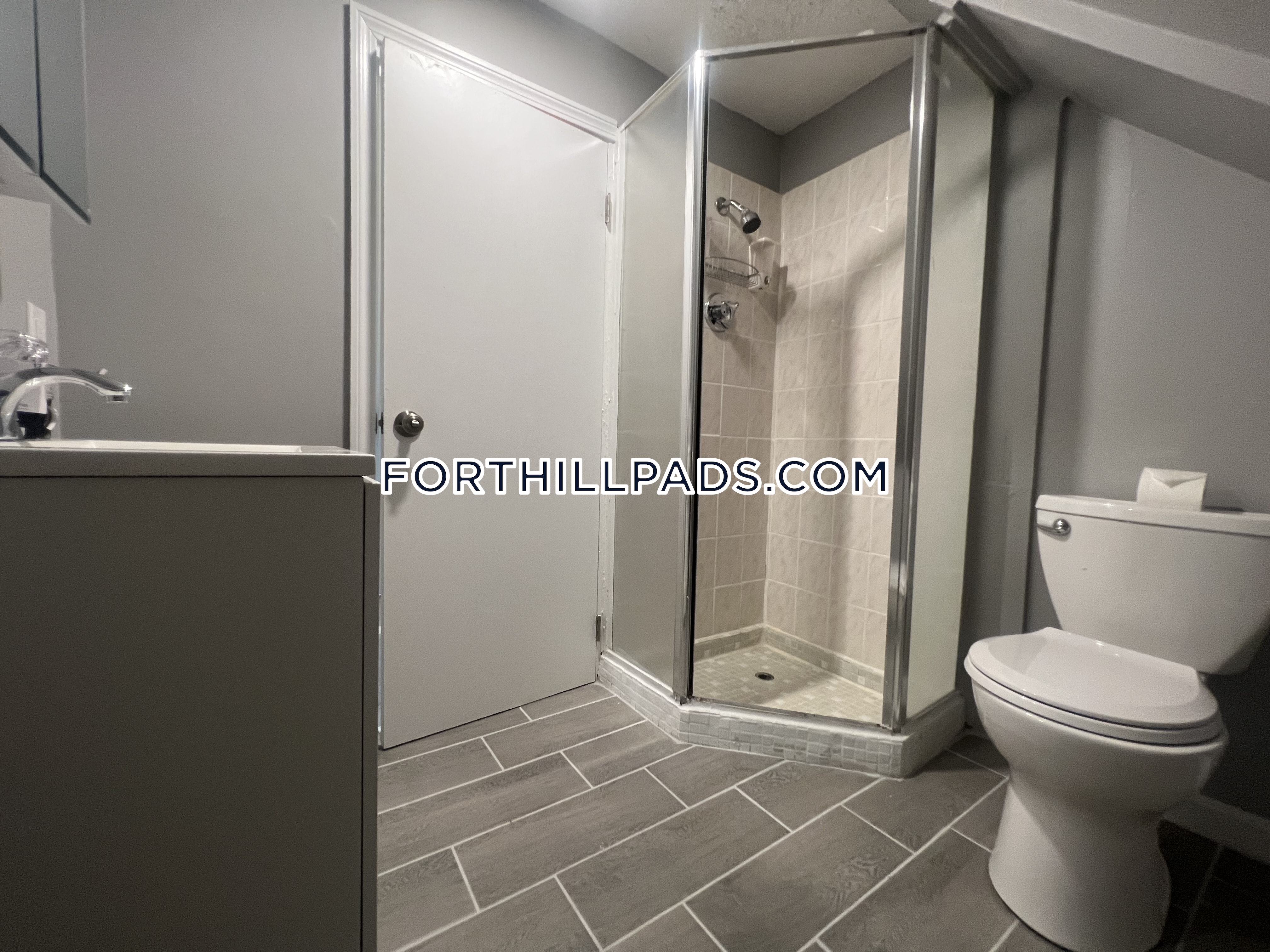 4 bed, 2 bath apartment for rent at 46 Lambert Ave Unit 3, Roxbury — photo 6 of 22