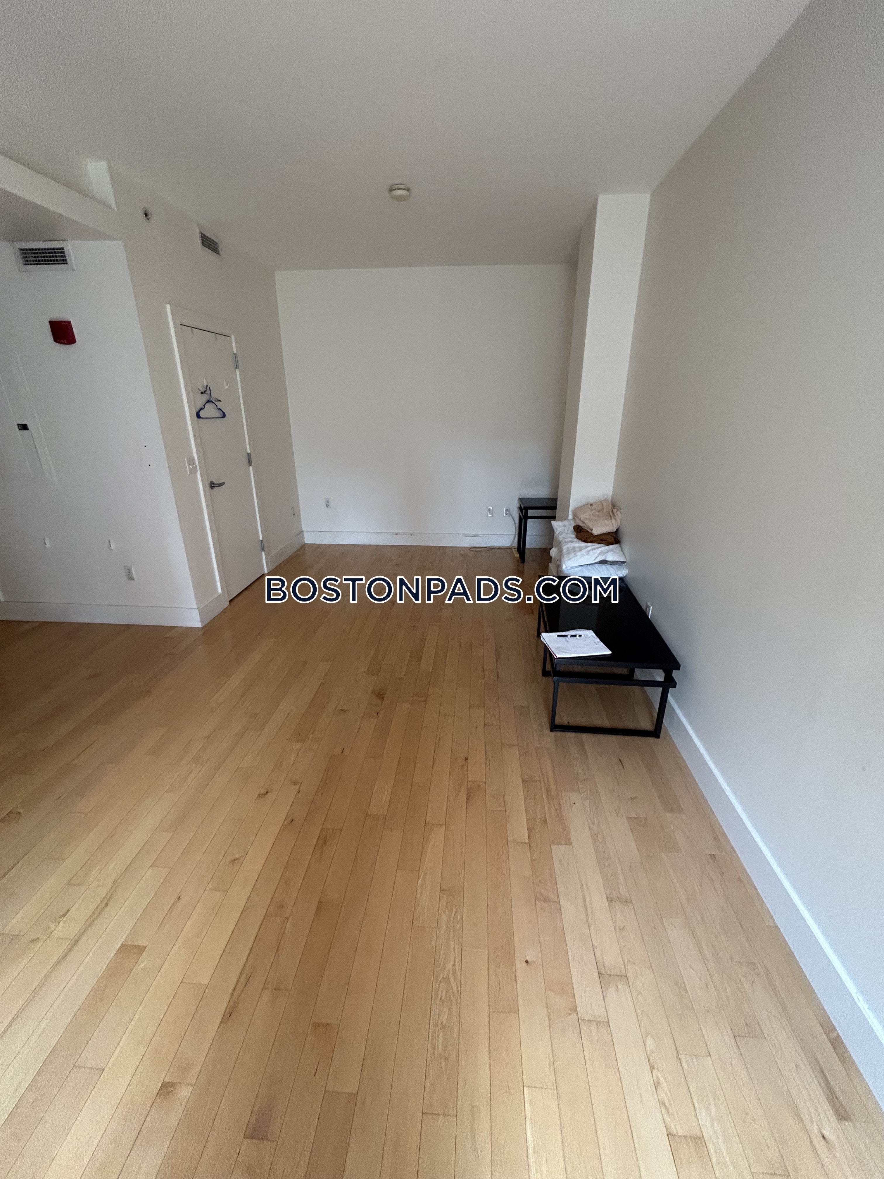 Studio bed, 1 bath apartment for rent at 70 Lincoln St Unit L610, Chinatown — photo 13 of 14