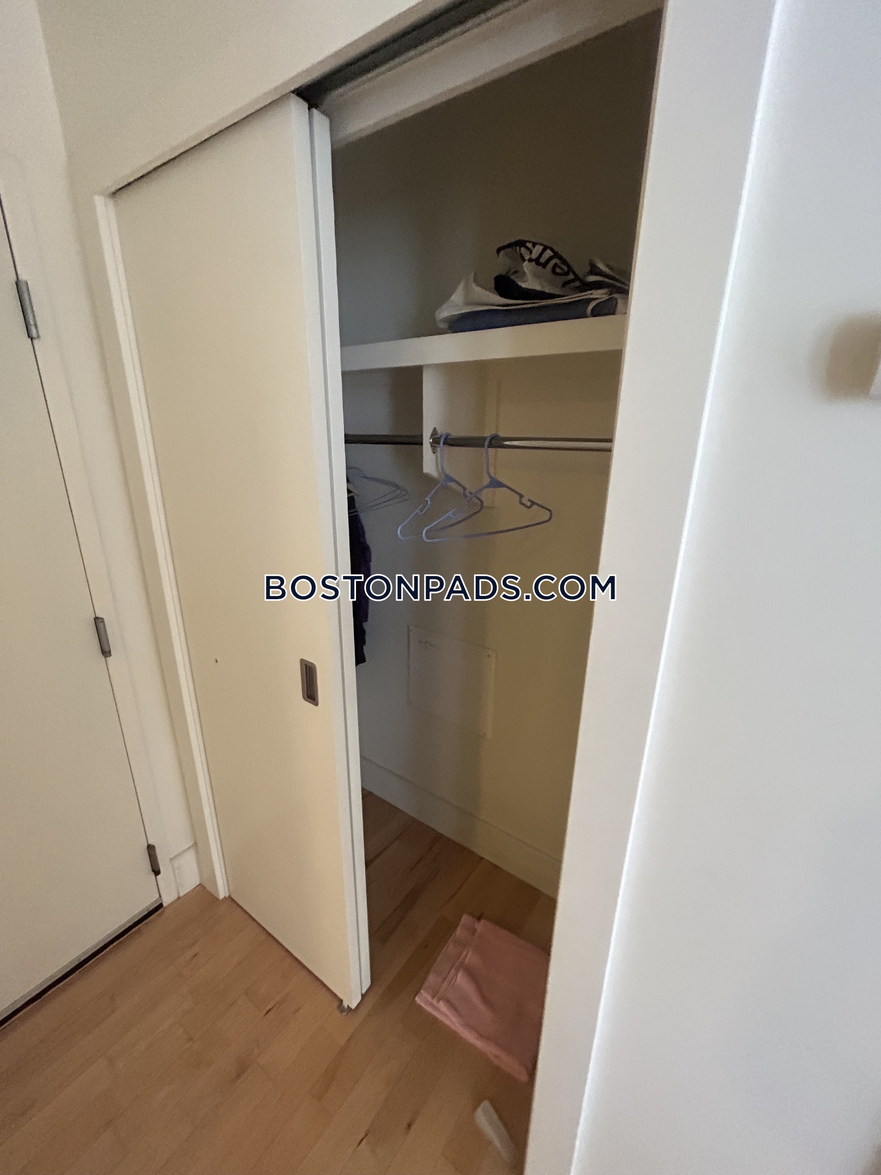 Studio bed, 1 bath apartment for rent at 70 Lincoln St Unit L610, Chinatown — photo 4 of 14