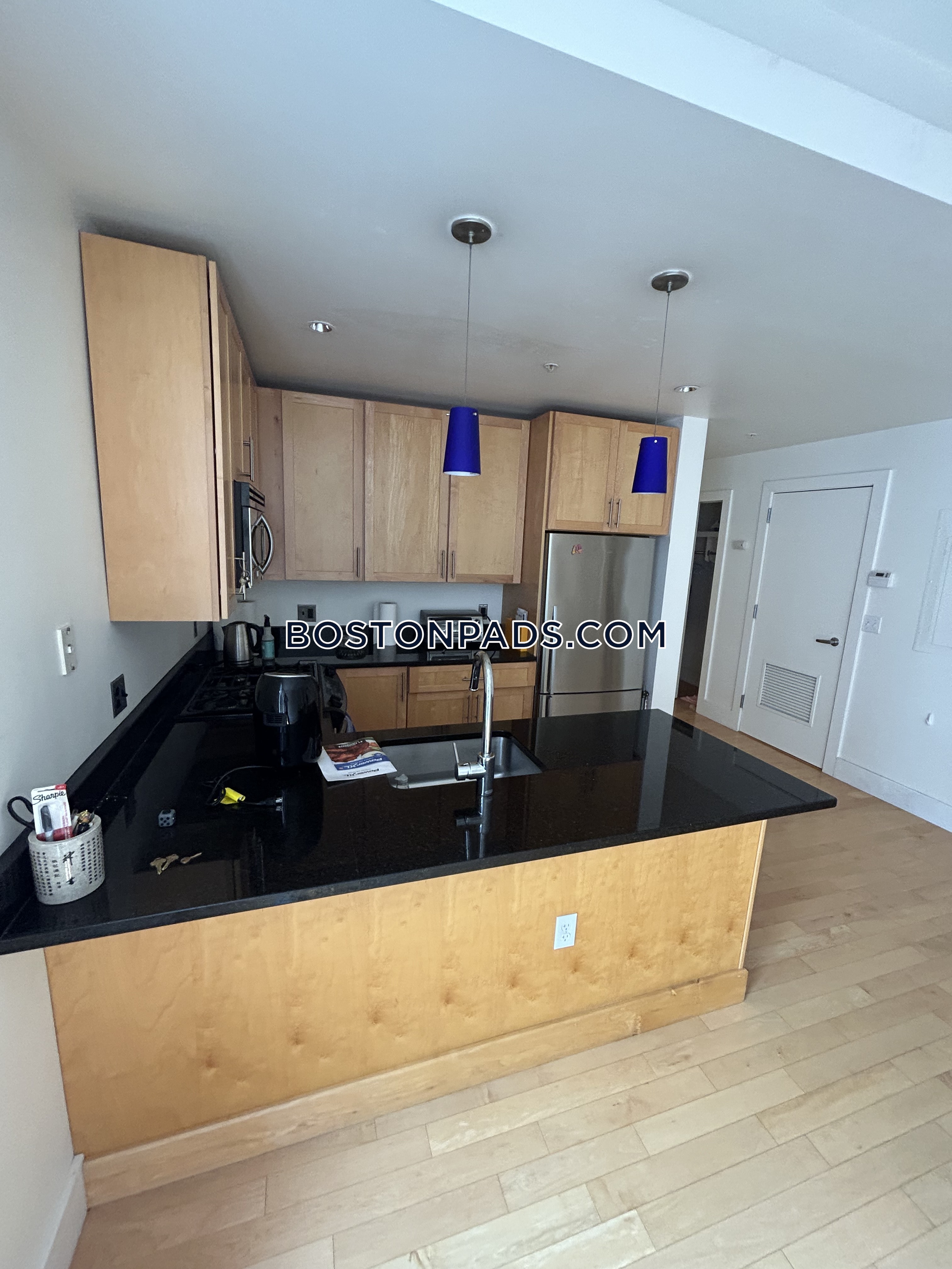 Studio bed, 1 bath apartment for rent at 70 Lincoln St Unit L610, Chinatown — photo 1 of 14