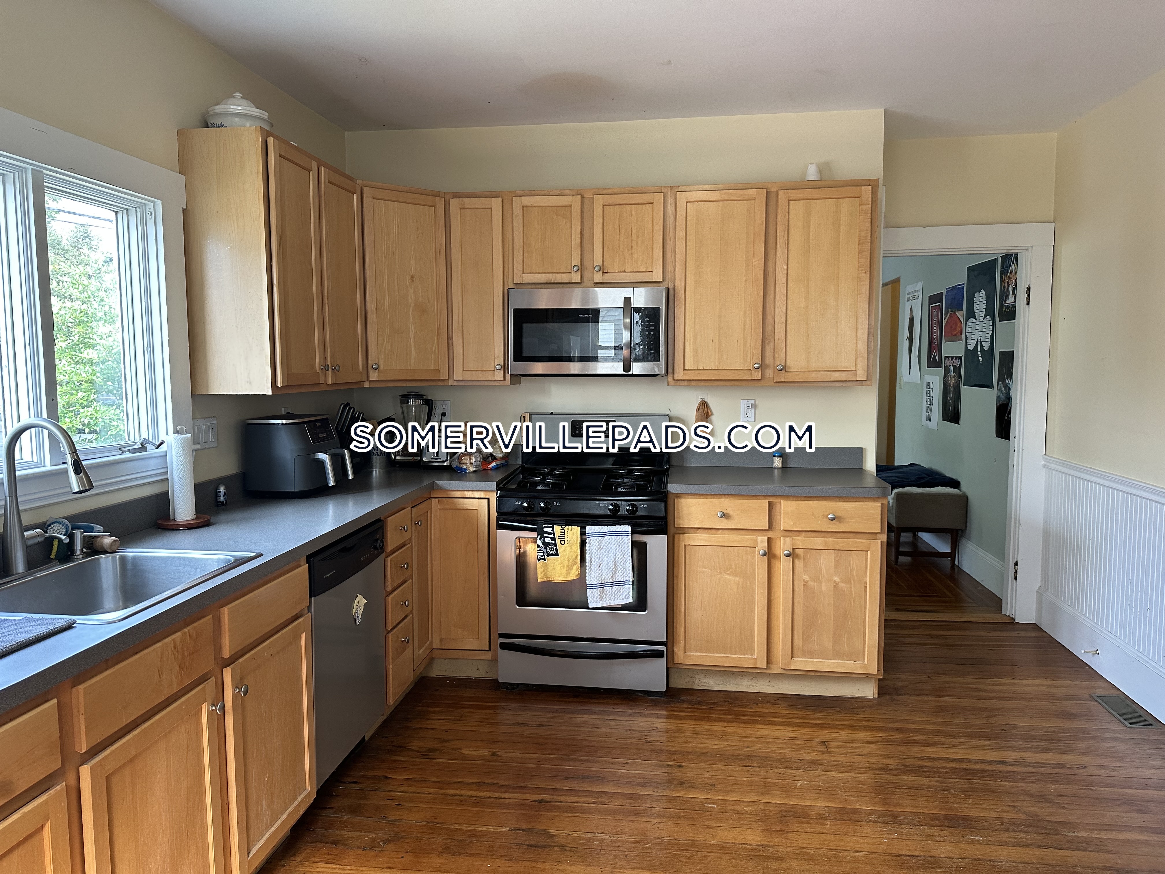 4 bed, 1 bath apartment for rent at 21 Packard Ave Unit 1, Davis Square — photo 1 of 13
