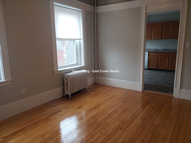 3 bed, 1 bath apartment for rent at 228 South St Unit 5A, Jamaica Plain — photo 13 of 18