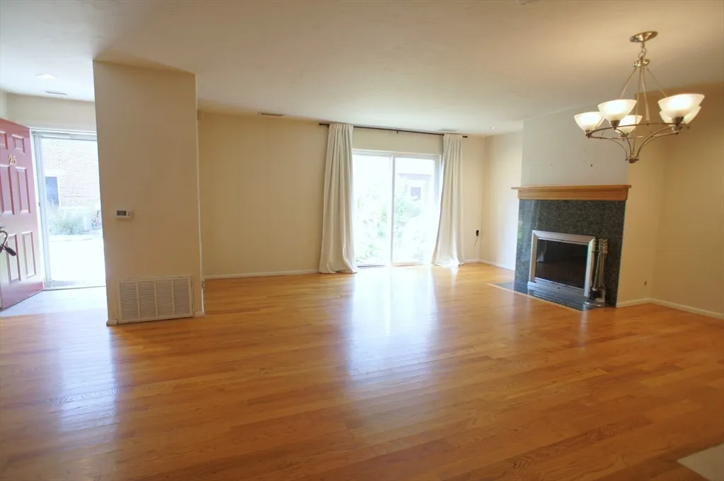 152 Quincy Shore Dr, Quincy