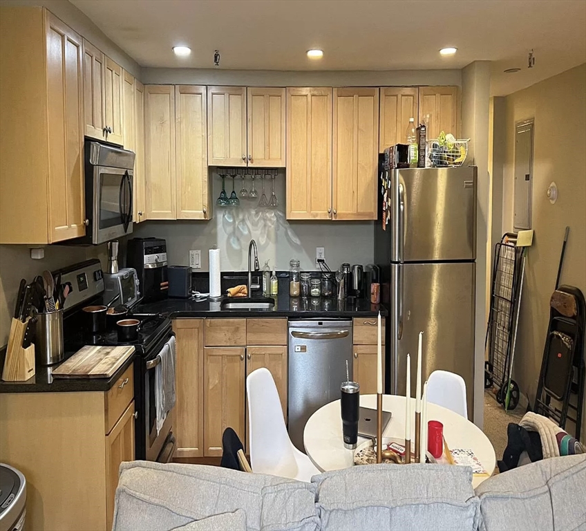 25 Saint Stephen St, Fenway