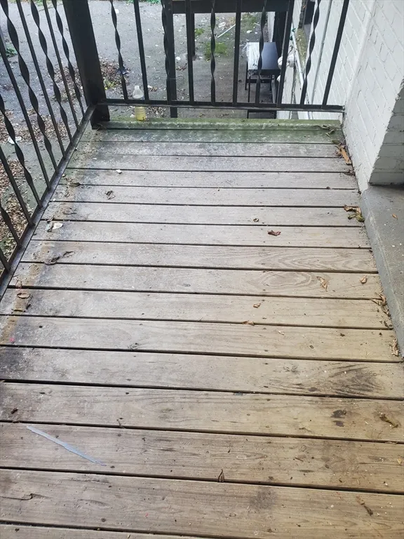 76 Walnut Park, Roxbury