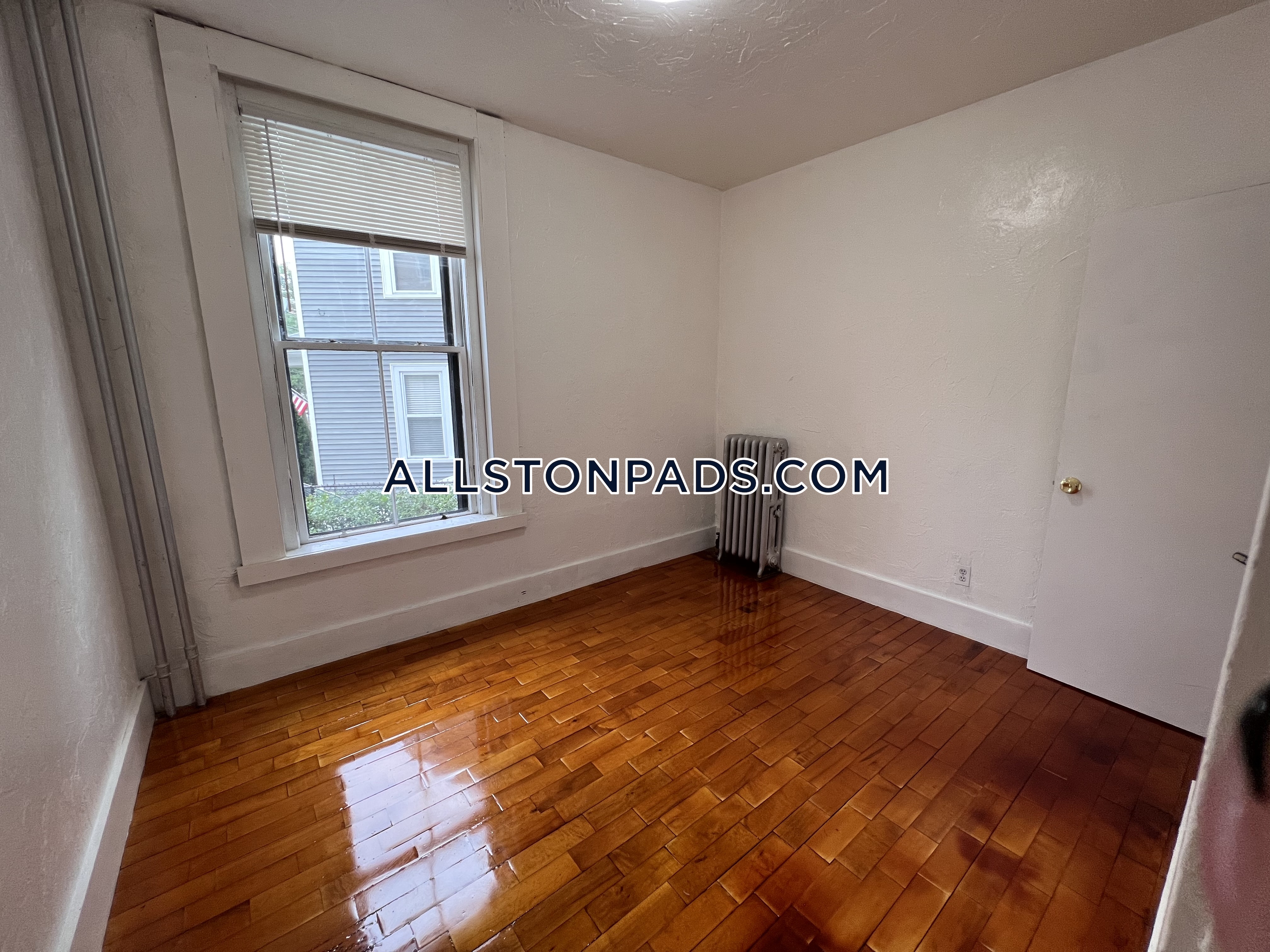 3 bed, 1 bath apartment for rent at 4 Adella Pl Unit U1, Allston — photo 8 of 15