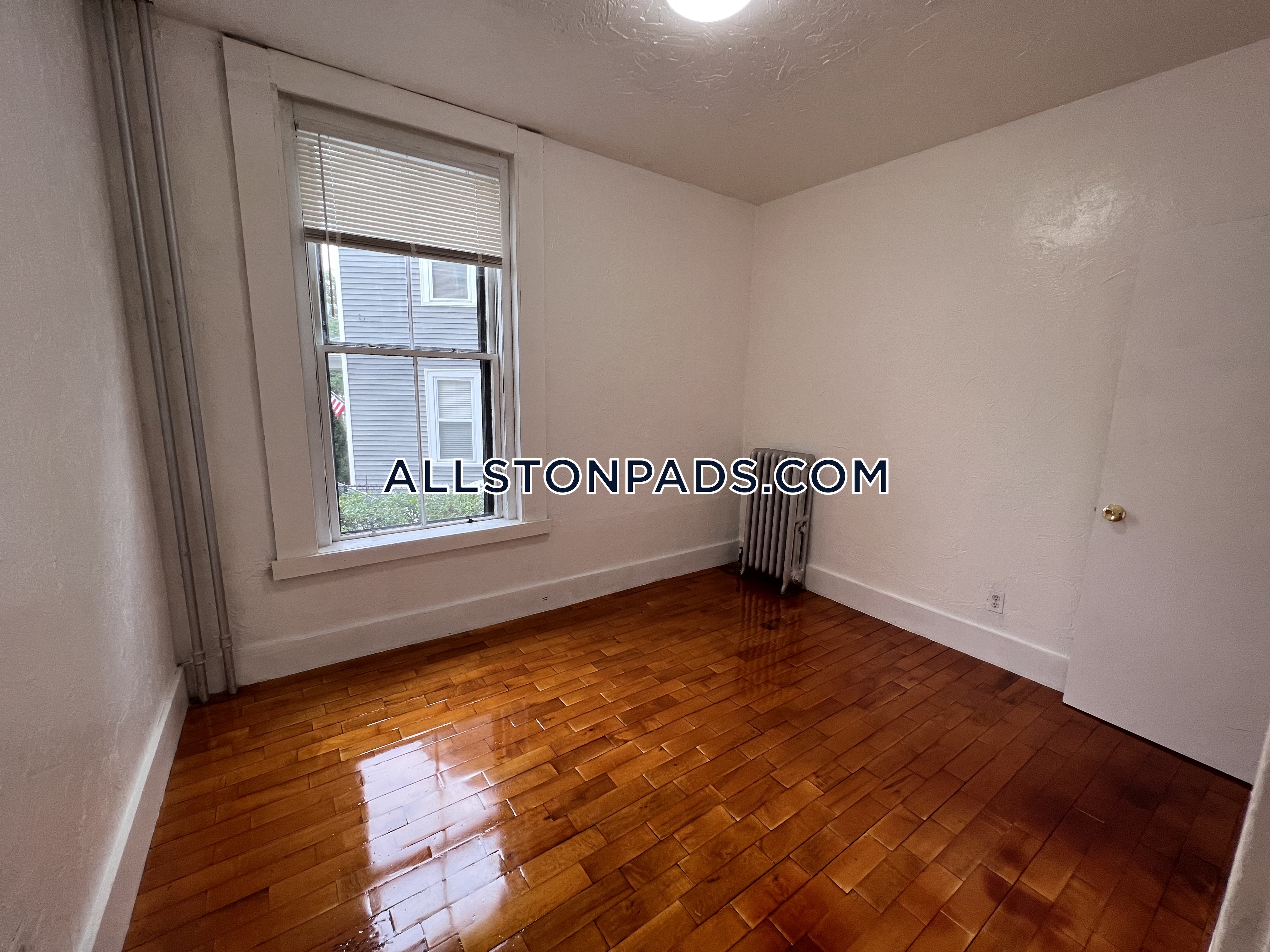 3 bed, 1 bath apartment for rent at 4 Adella Pl Unit U1, Allston — photo 9 of 15