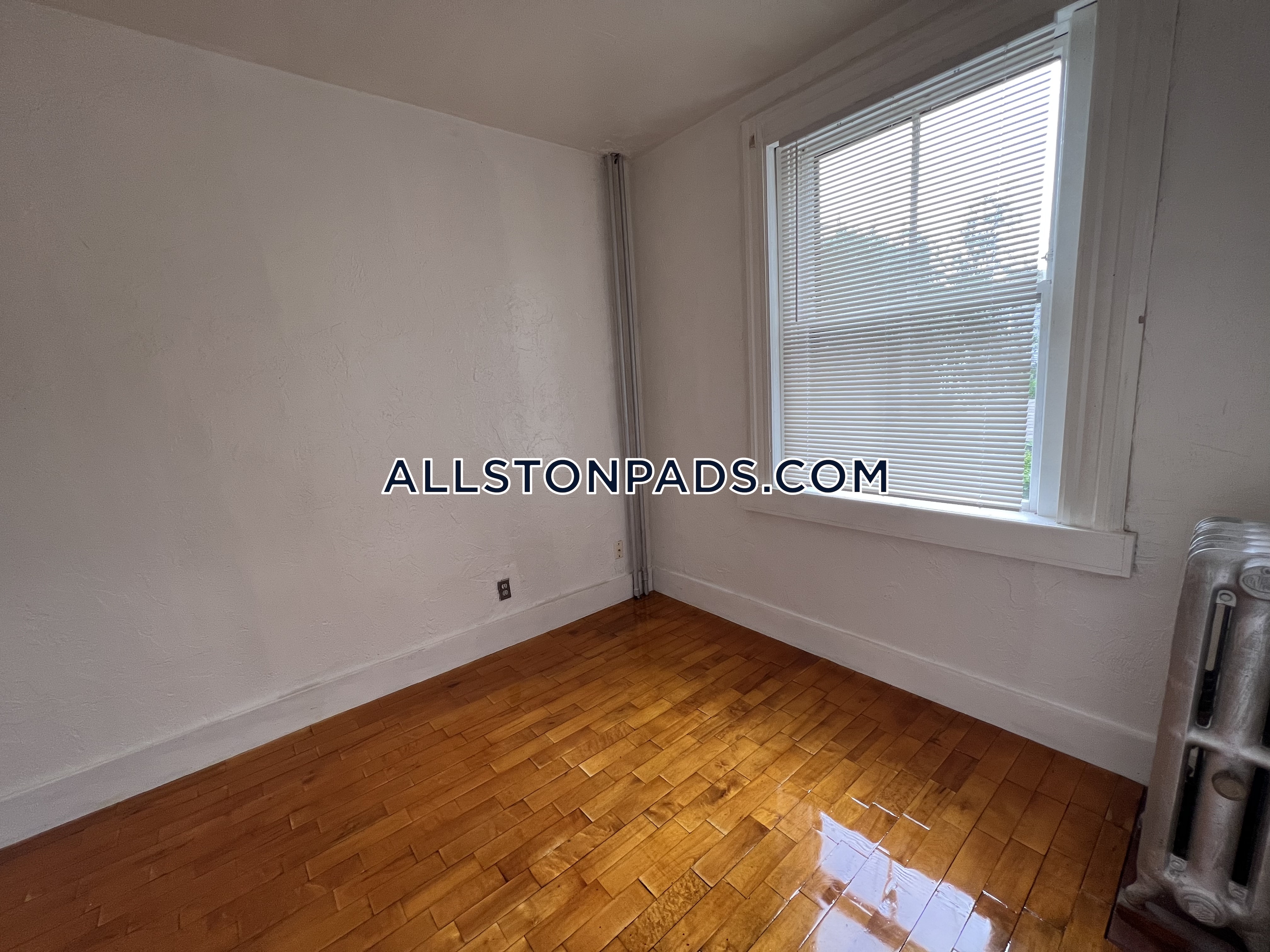 3 bed, 1 bath apartment for rent at 4 Adella Pl Unit U1, Allston — photo 10 of 15