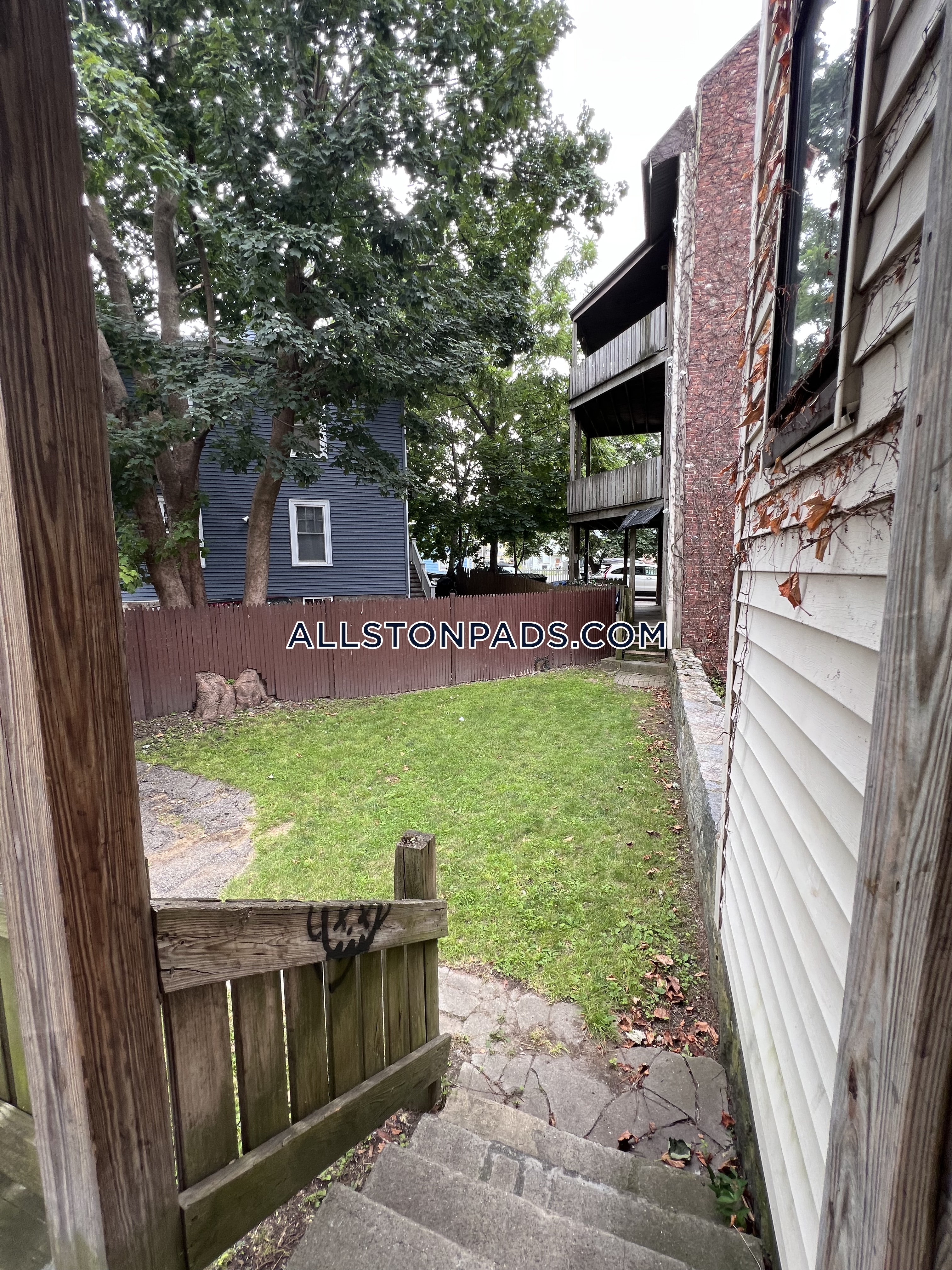 3 bed, 1 bath apartment for rent at 4 Adella Pl Unit U1, Allston — photo 14 of 15