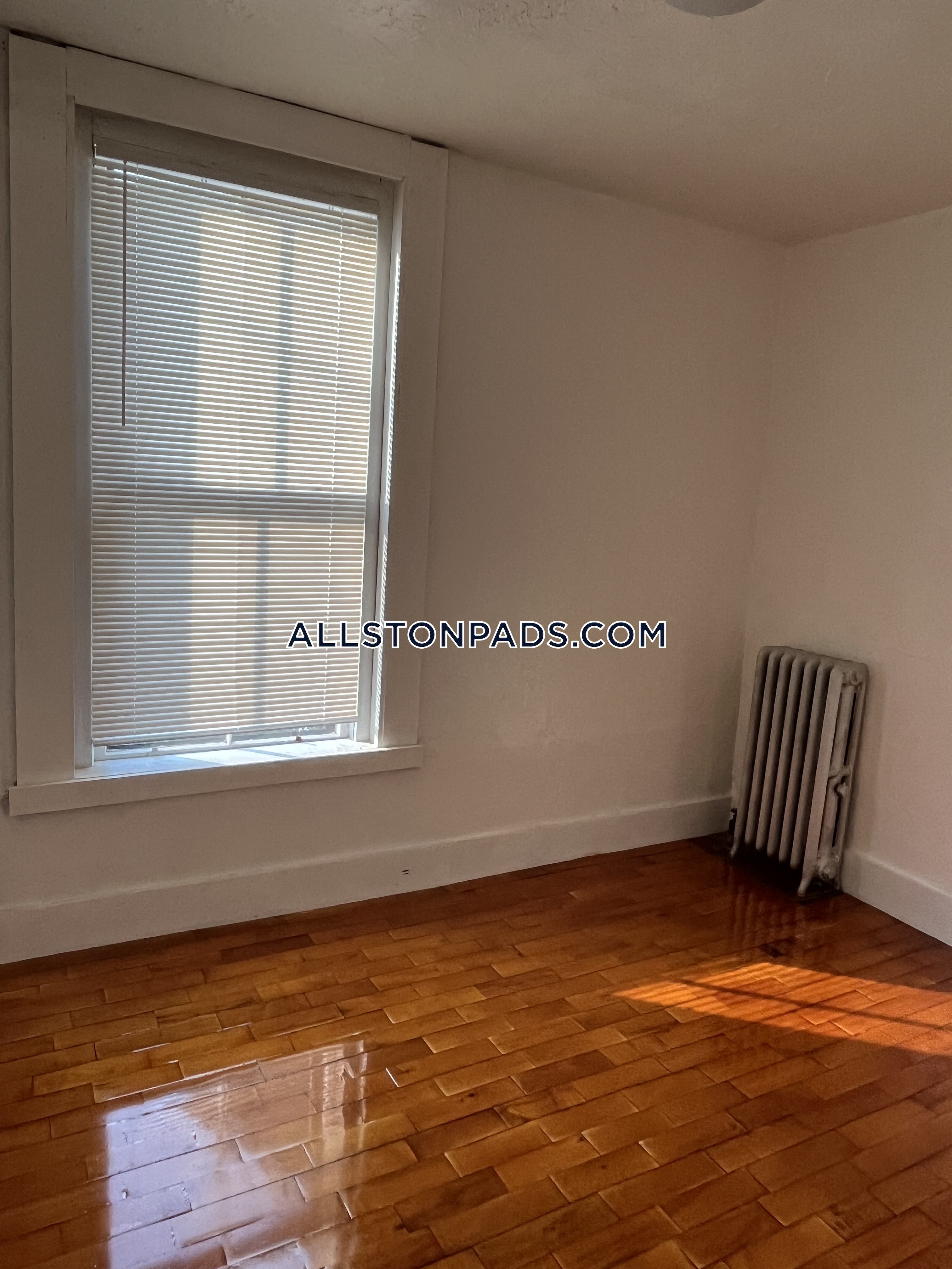3 bed, 1 bath apartment for rent at 4 Adella Pl Unit U2, Allston — photo 8 of 12