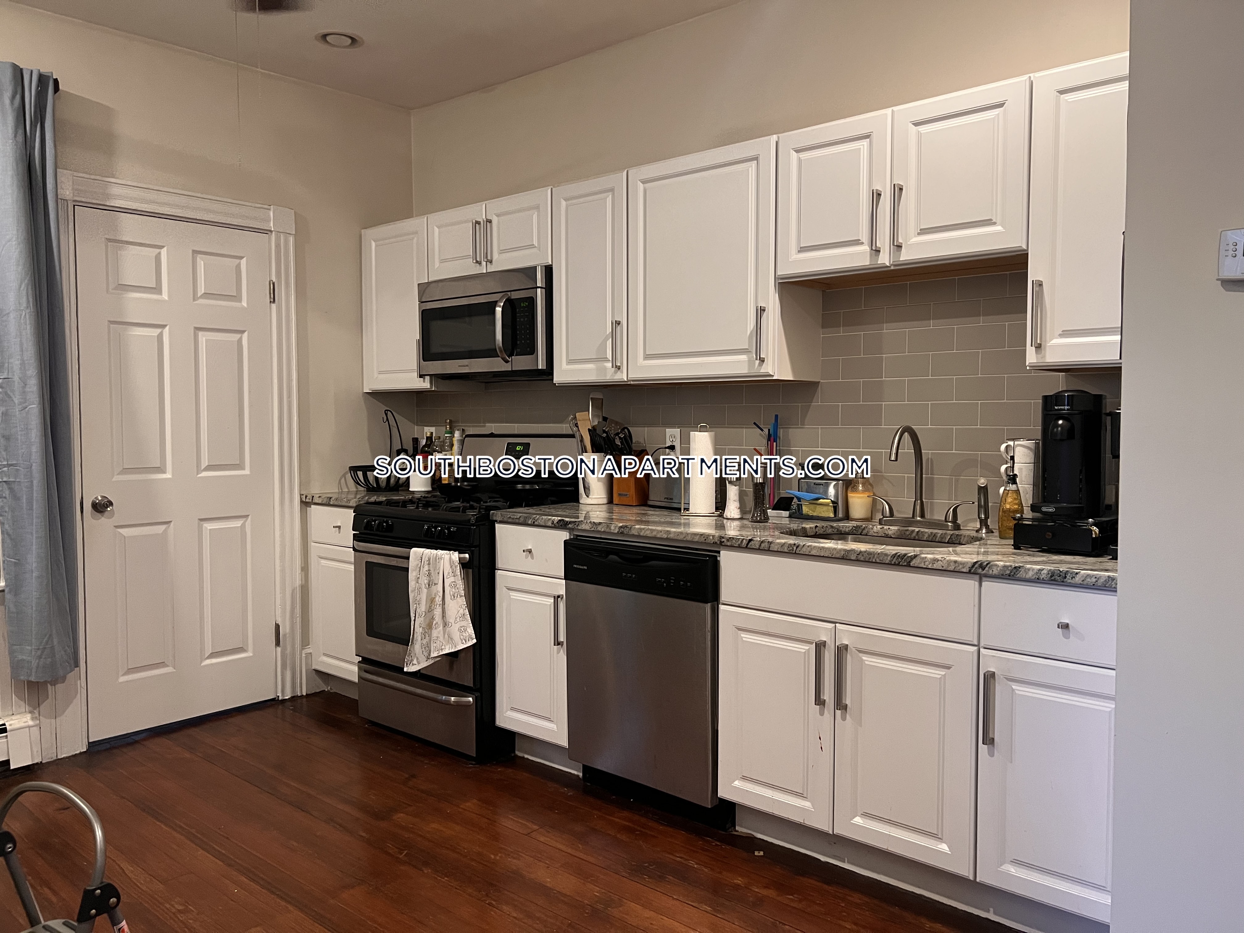 3 bed, 1 bath apartment for rent at 6 Hart Unit 5, South Boston — photo 1 of 15