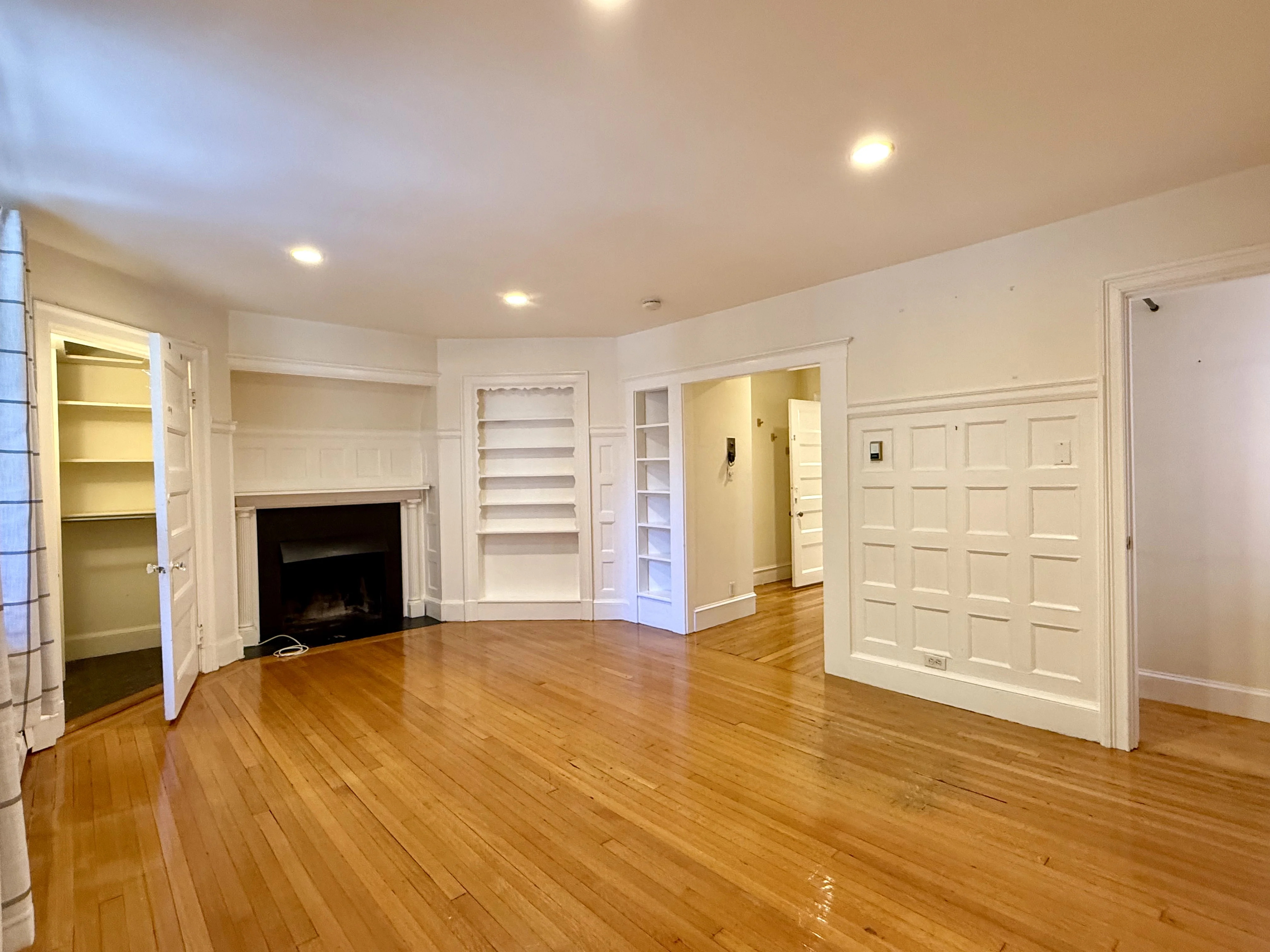 17 Exeter St, Back Bay