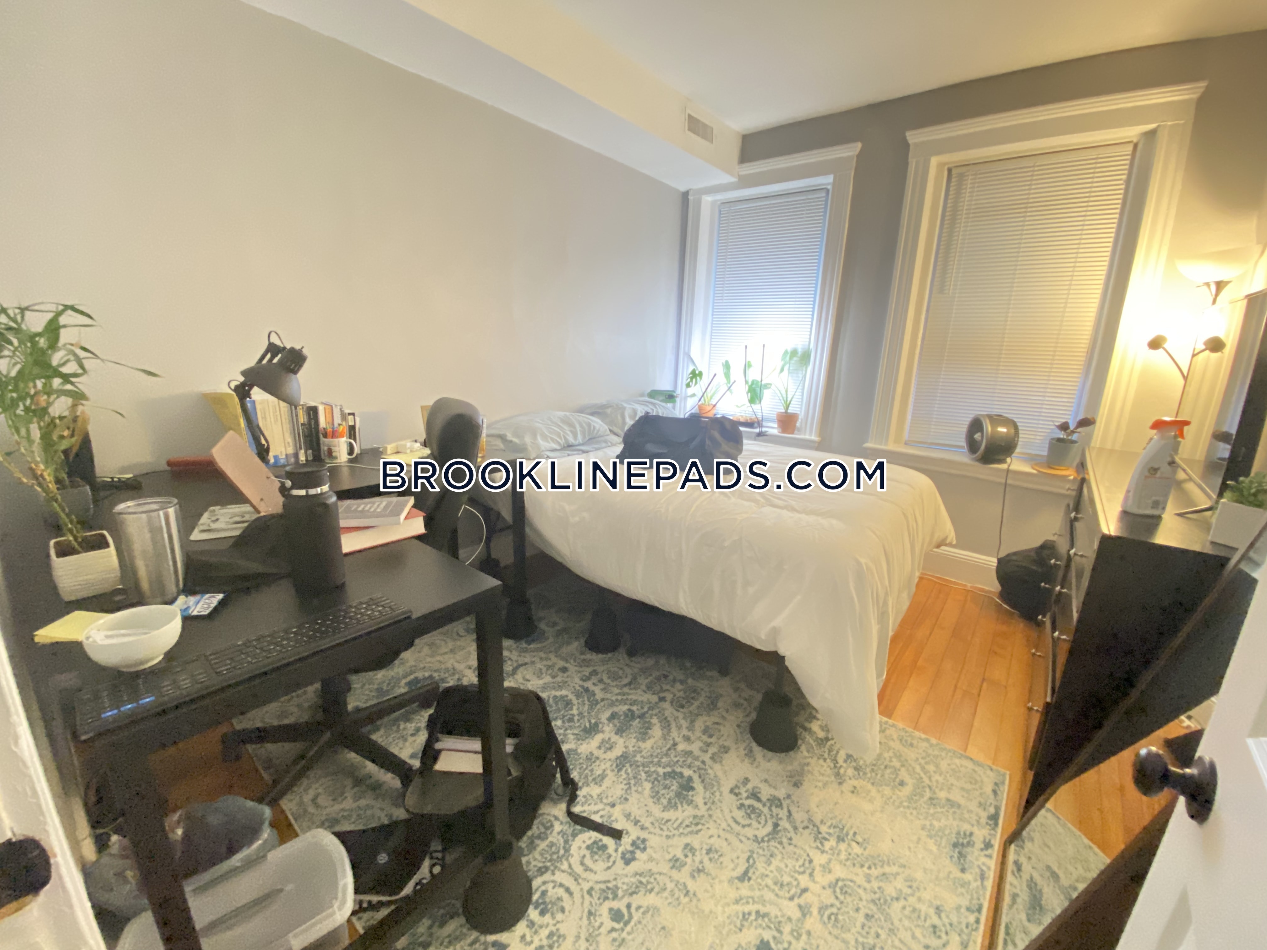 4 bed, 2 bath apartment for rent at 1440 Beacon St Unit 2, Chestnut Hill — photo 11 of 15
