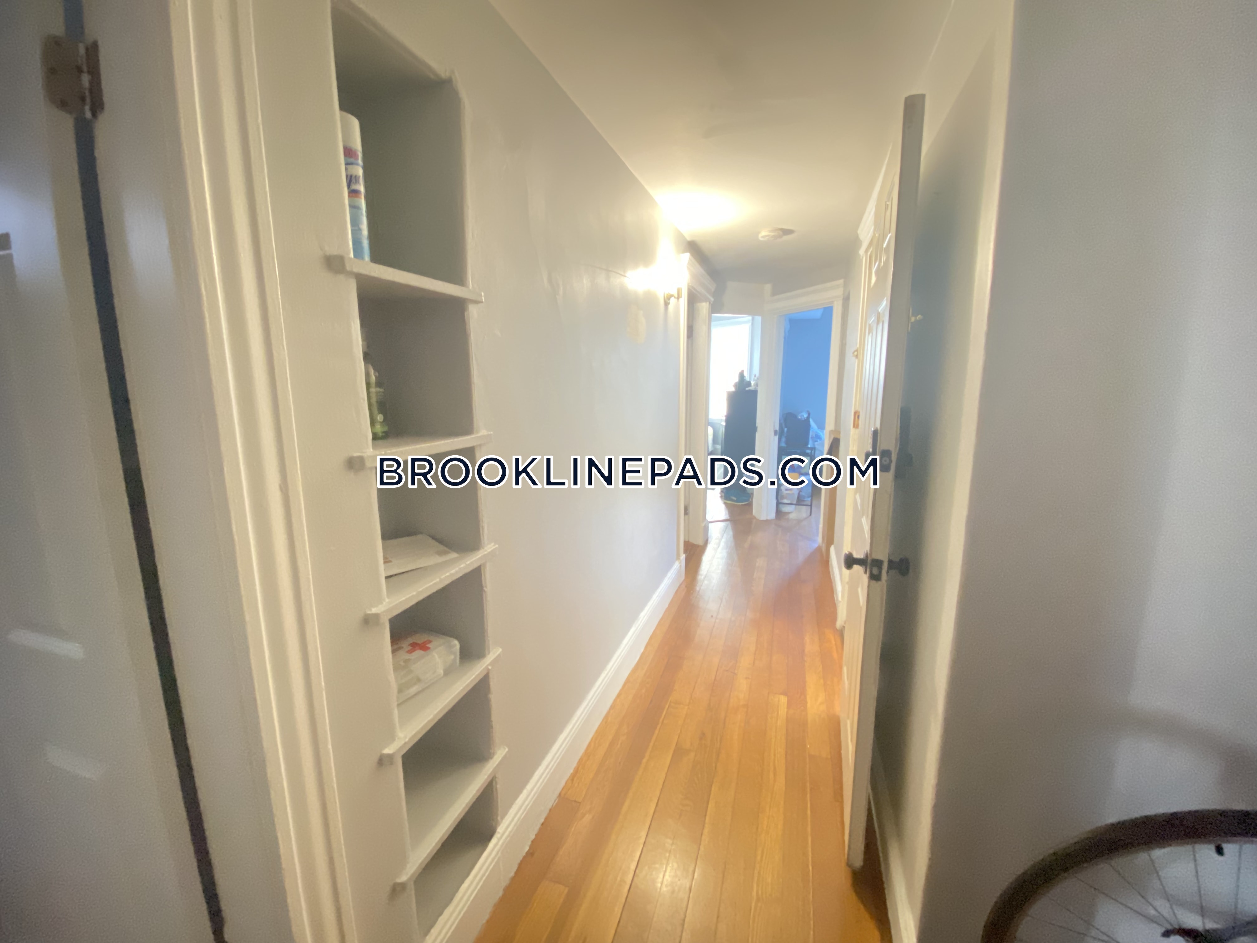 4 bed, 2 bath apartment for rent at 1440 Beacon St Unit 2, Chestnut Hill — photo 5 of 15