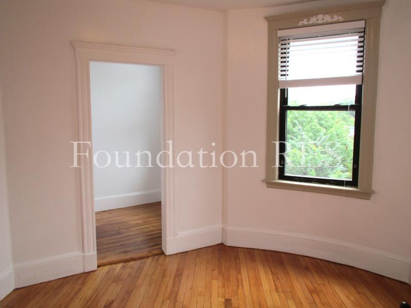 1 bed, 1 bath apartment for rent at 1697 Commonwealth Ave Unit 3, Brighton — photo 5 of 11