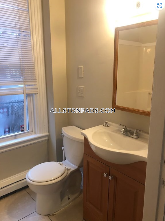 7 bed, 2 bath apartment for rent at 40 Gardner St Unit U1, Allston — photo 8 of 8