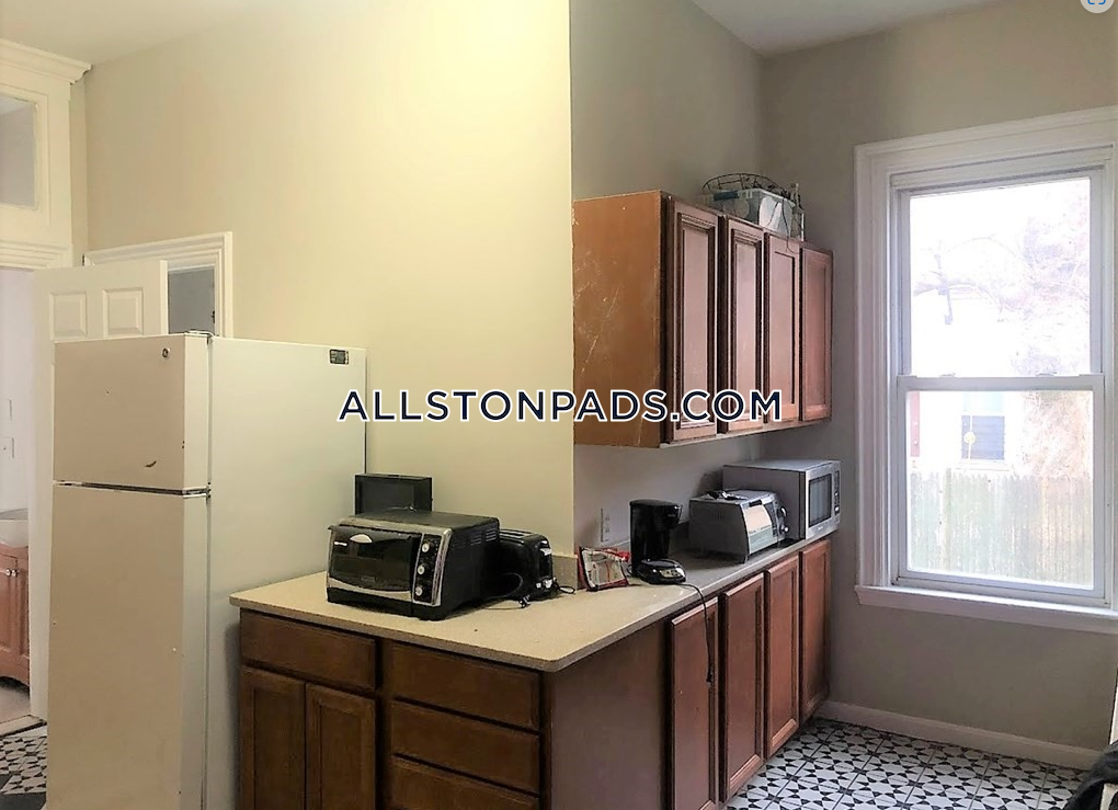 7 bed, 2 bath apartment for rent at 40 Gardner St Unit U1, Allston