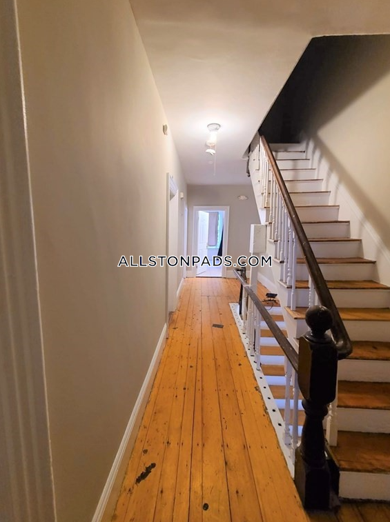 7 bed, 2 bath apartment for rent at 40 Gardner St Unit U1, Allston — photo 6 of 8