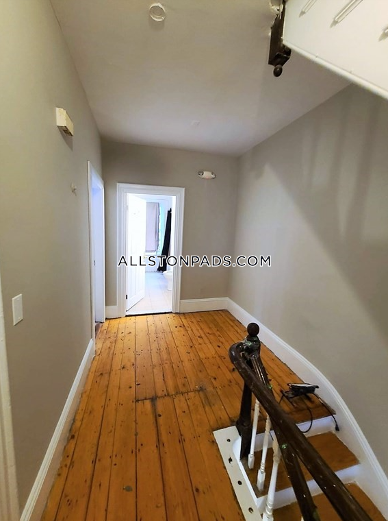 7 bed, 2 bath apartment for rent at 40 Gardner St Unit U1, Allston — photo 7 of 8