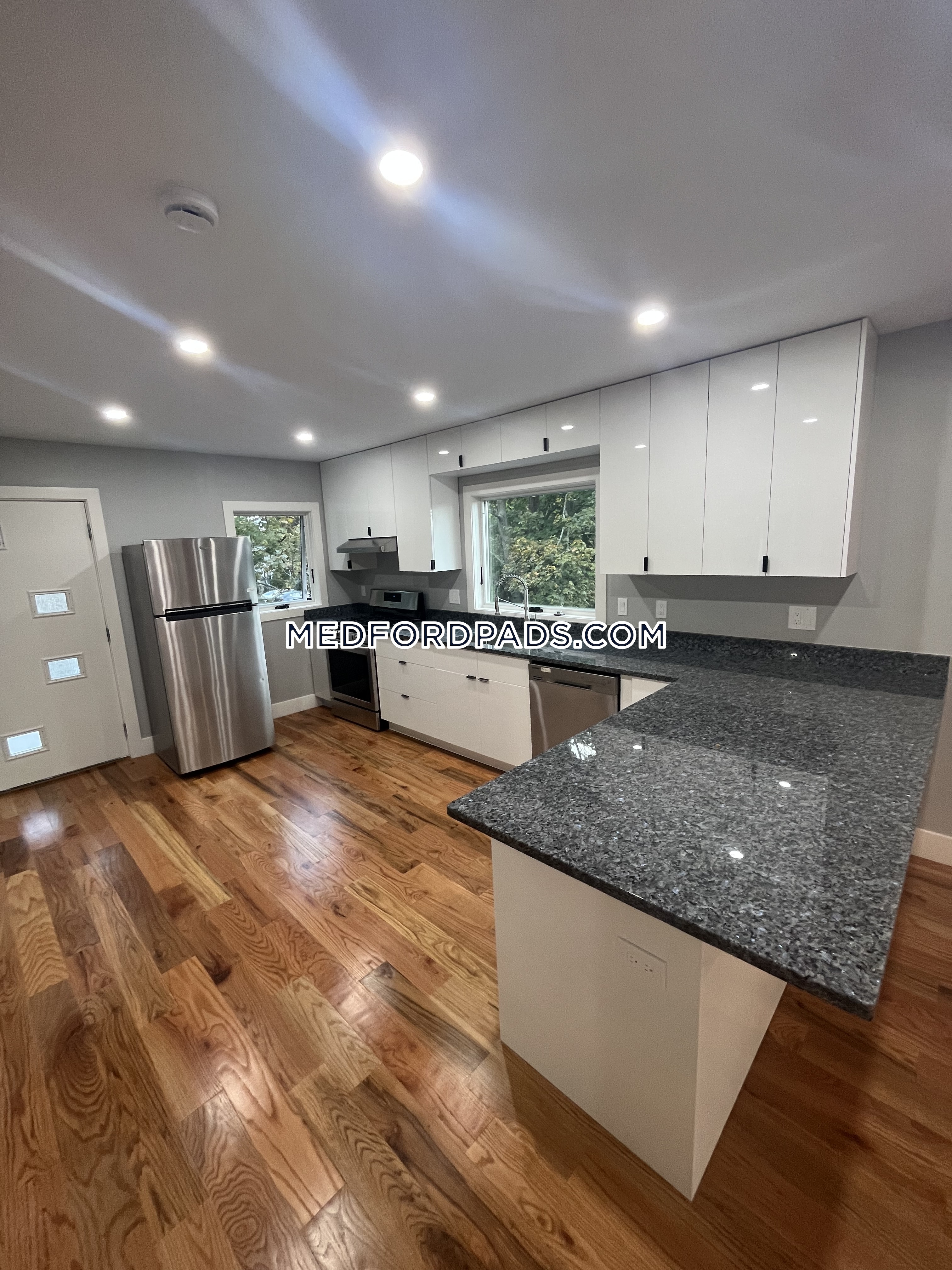 4 bed, 2.5 bath apartment for rent at 258 Main Unit U2, Magoun Square — photo 1 of 20