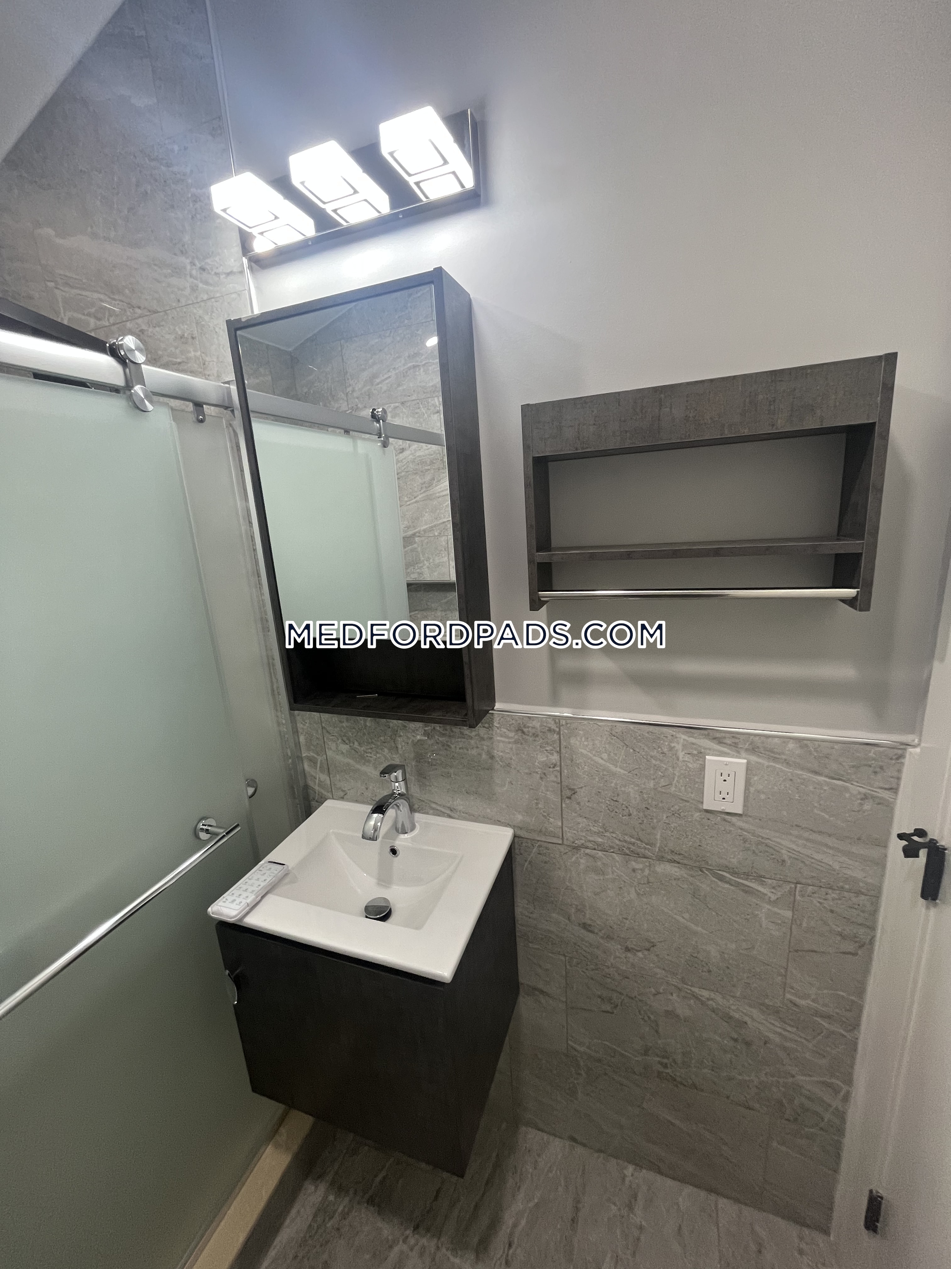 4 bed, 2.5 bath apartment for rent at 258 Main Unit U2, Magoun Square — photo 20 of 20