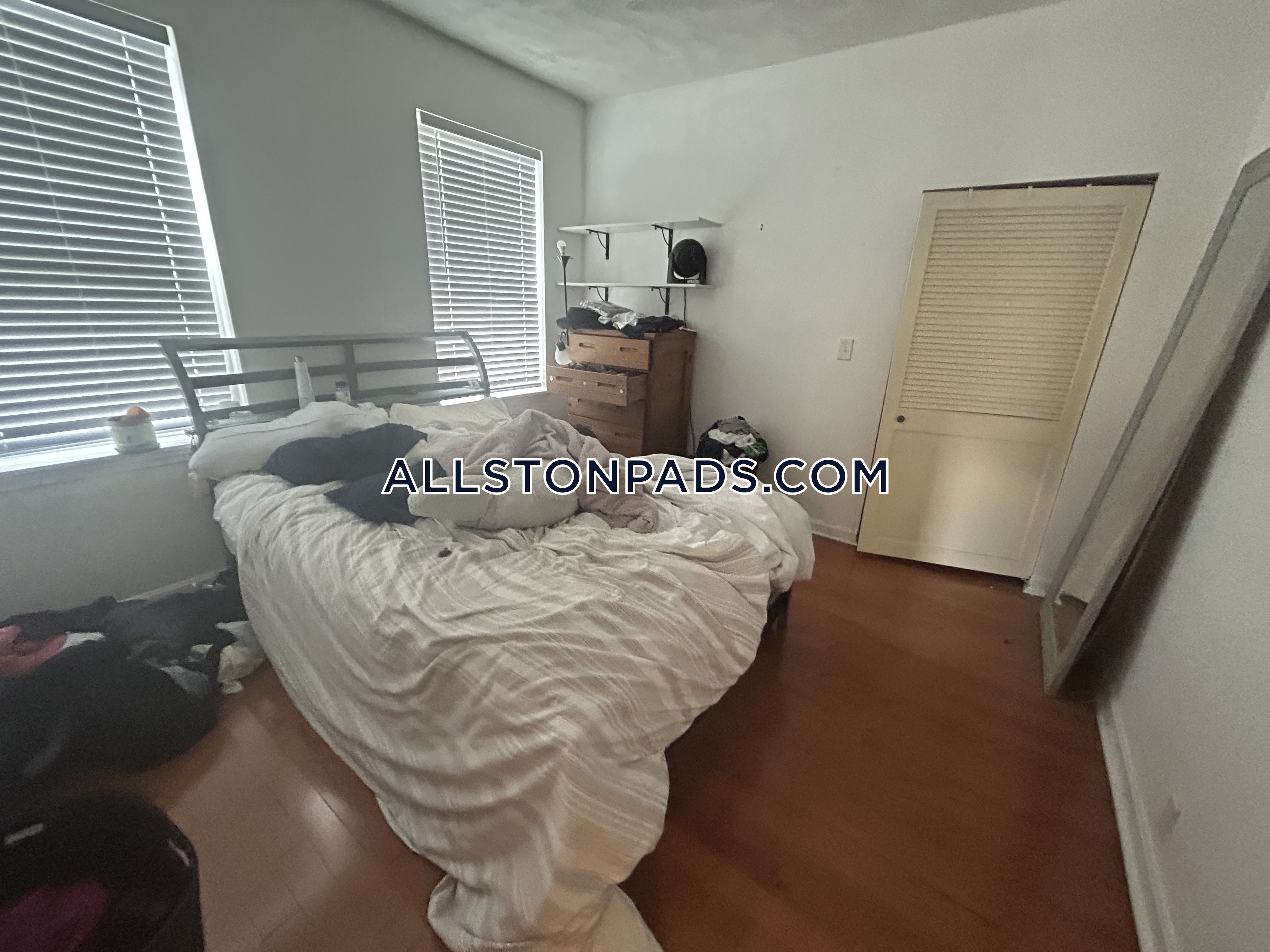 2 bed, 1 bath apartment for rent at 1423 Commonwealth Ave Unit 501, Allston — photo 5 of 10