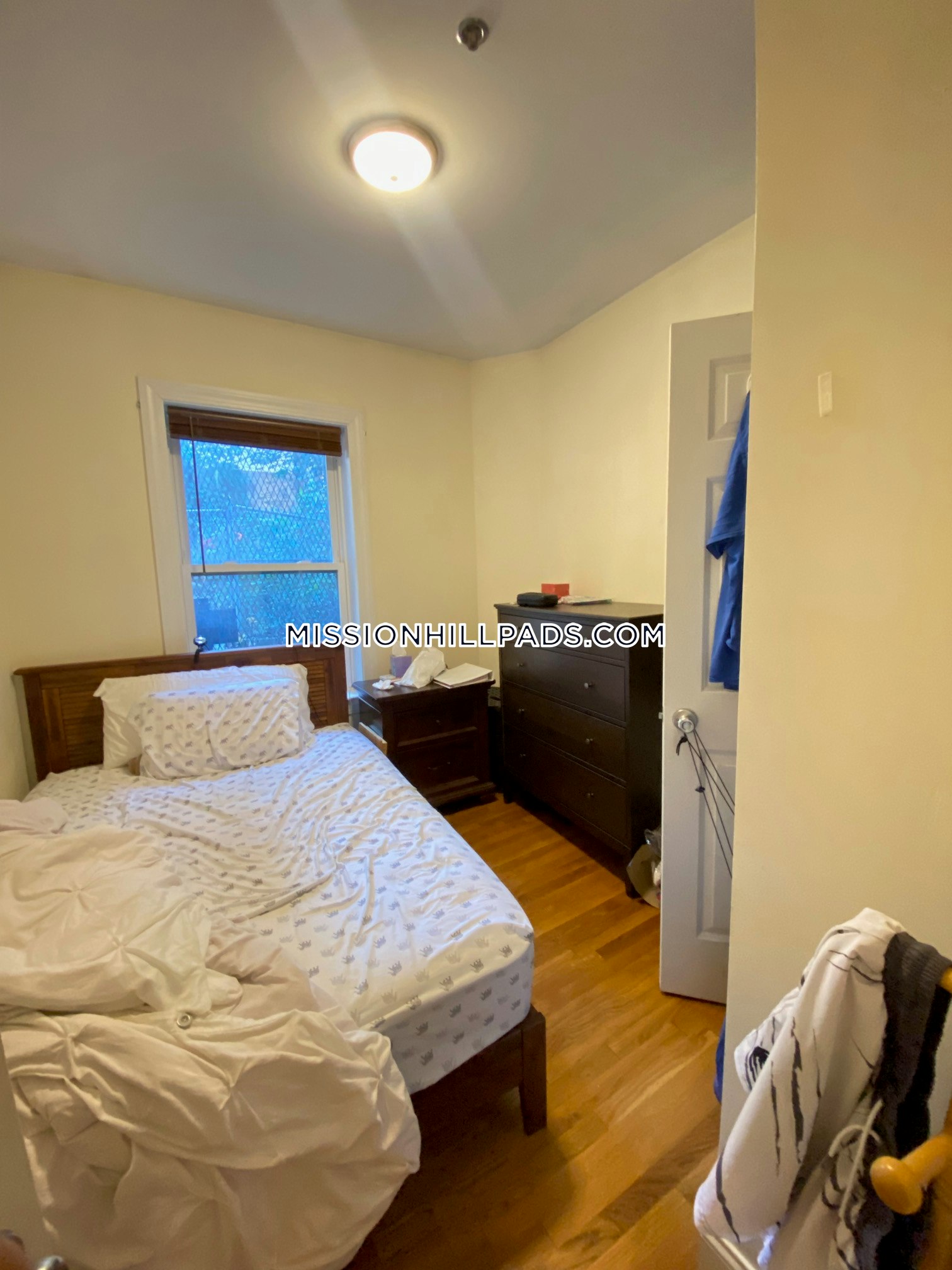 3 bed, 2 bath apartment for rent at 830 Huntington Ave Unit 1, Mission Hill — photo 6 of 23