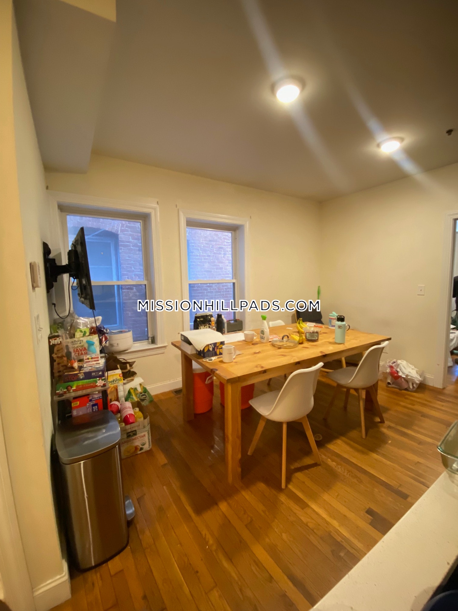 3 bed, 2 bath apartment for rent at 830 Huntington Ave Unit 1, Mission Hill — photo 7 of 23
